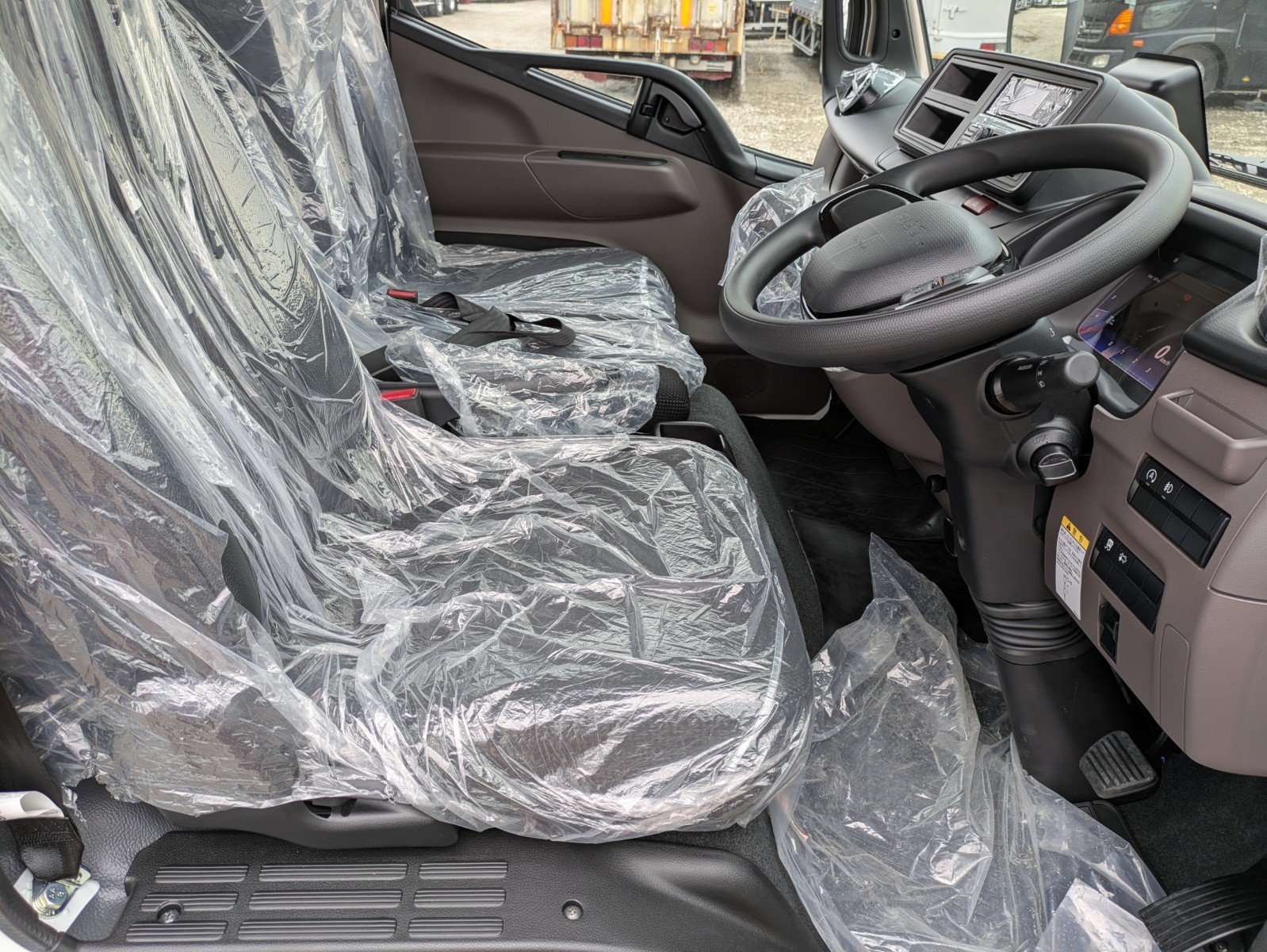vehicle_image_20260212094440H6rdXmqE37.jpg