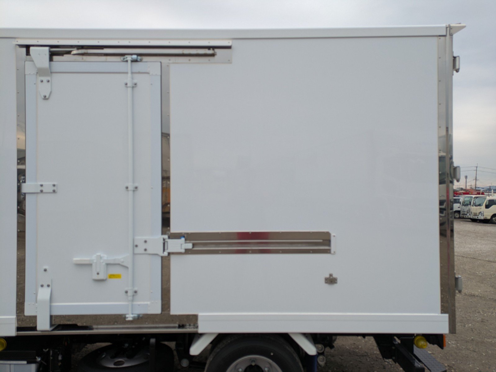 vehicle_image_20260212094440TjaeLdx22u.jpg