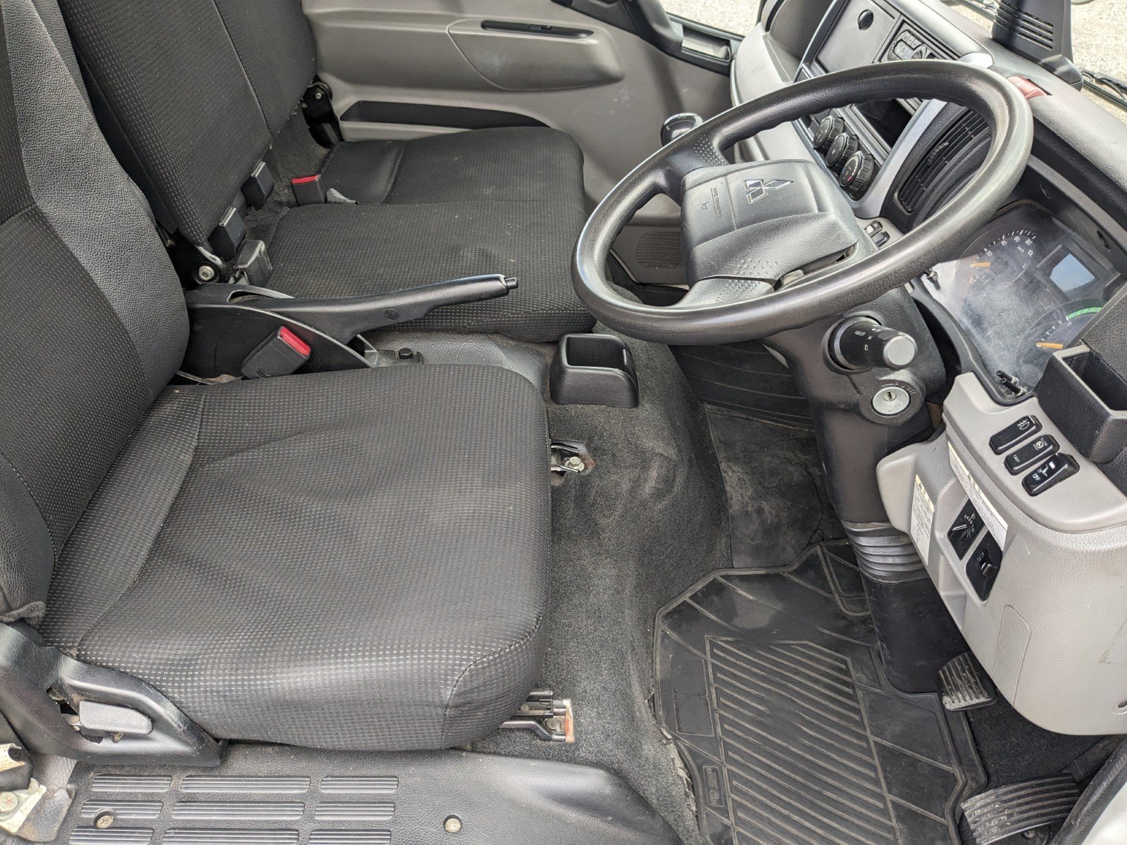 vehicle_image_20260323190428p3aYtnt4Yq.jpg