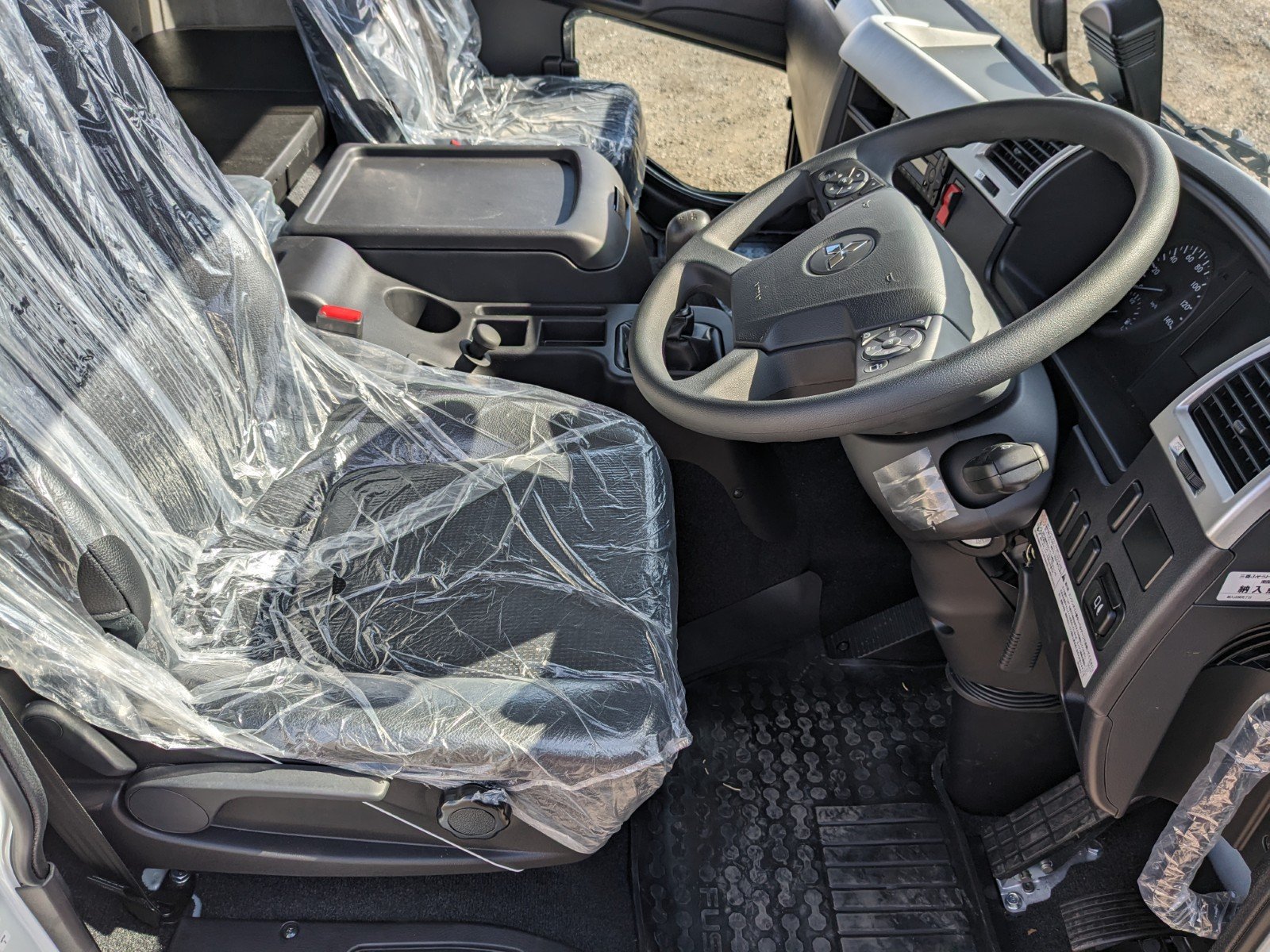 vehicle_image_20260213090359V2FuOH5Be0.jpg