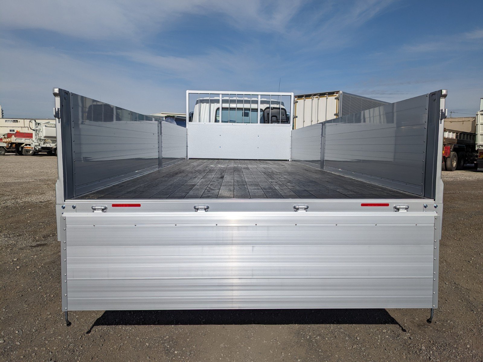 vehicle_image_20260213090359pgxeOHuhet.jpg