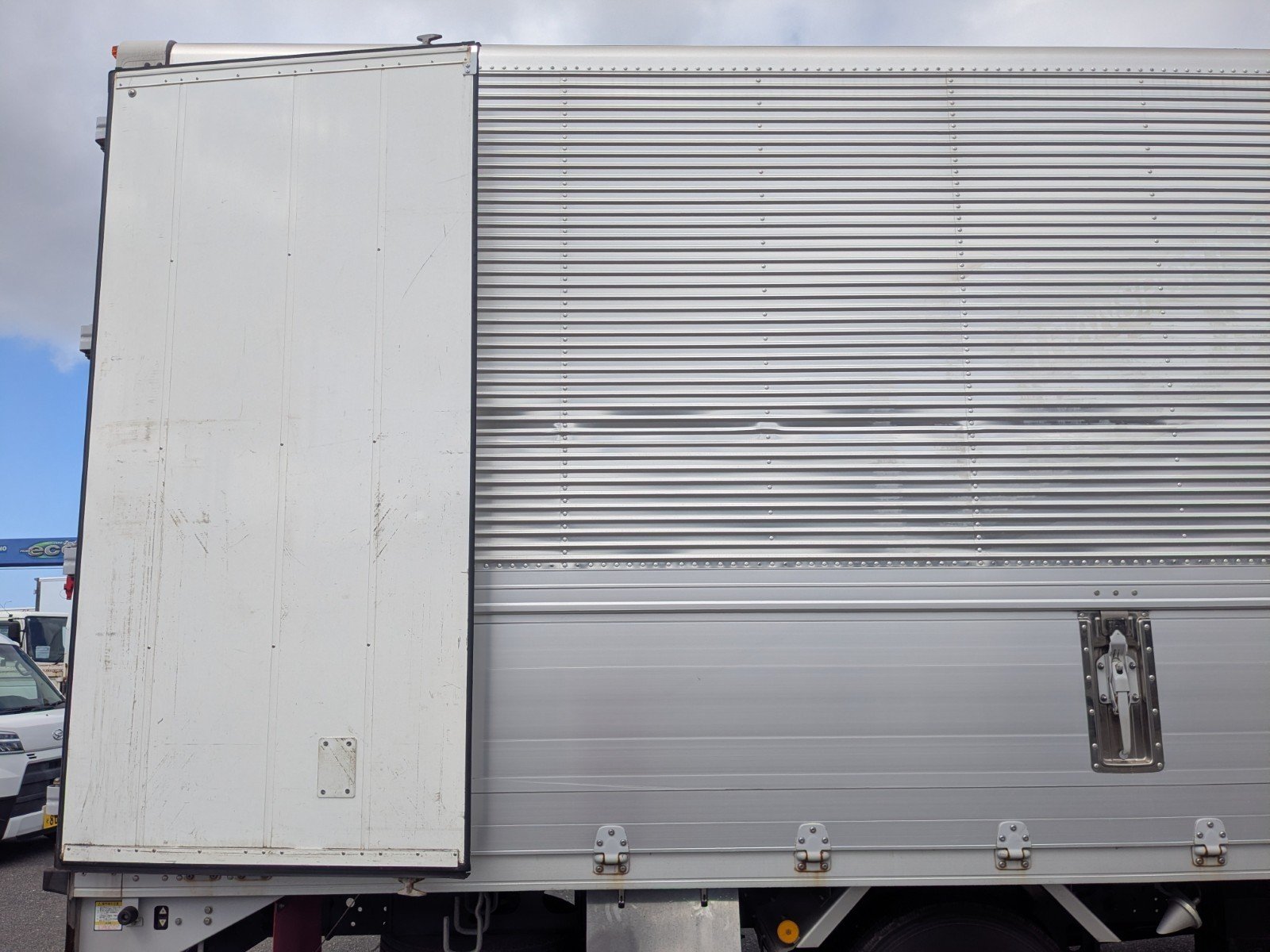 vehicle_image_2026030517032619lf1BHY9C.jpg