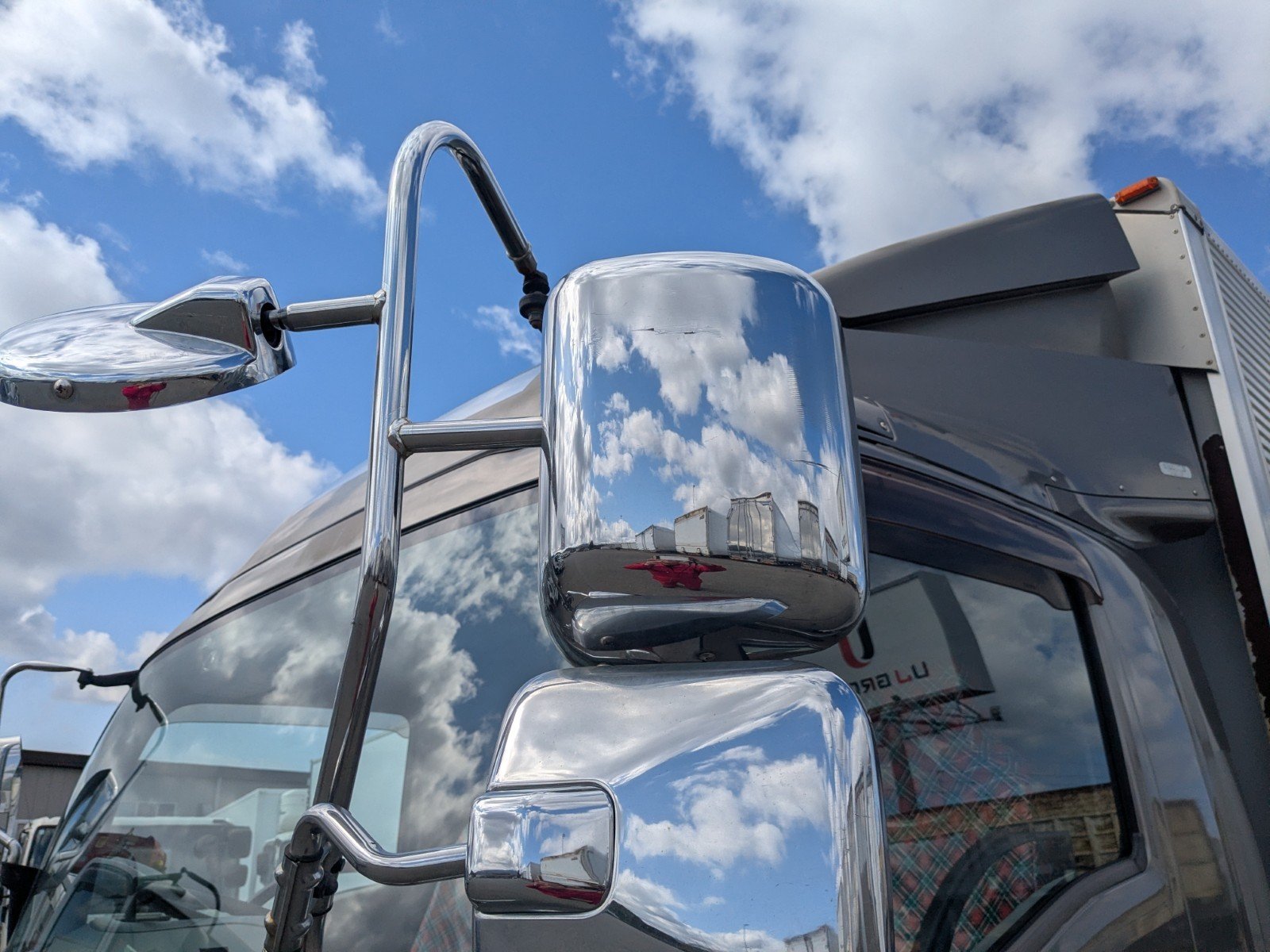 vehicle_image_20260305170326GPxRlNoXNd.jpg