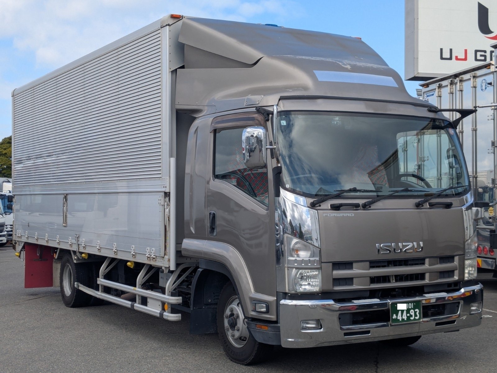 vehicle_image_20260305170326YwAxRqSKBF.jpg