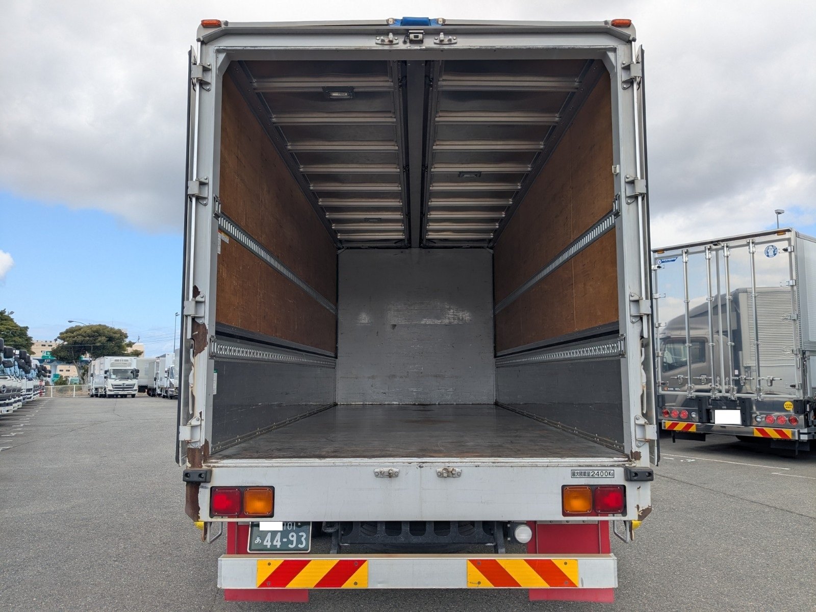 vehicle_image_20260305170326yKf5r5F1Fn.jpg