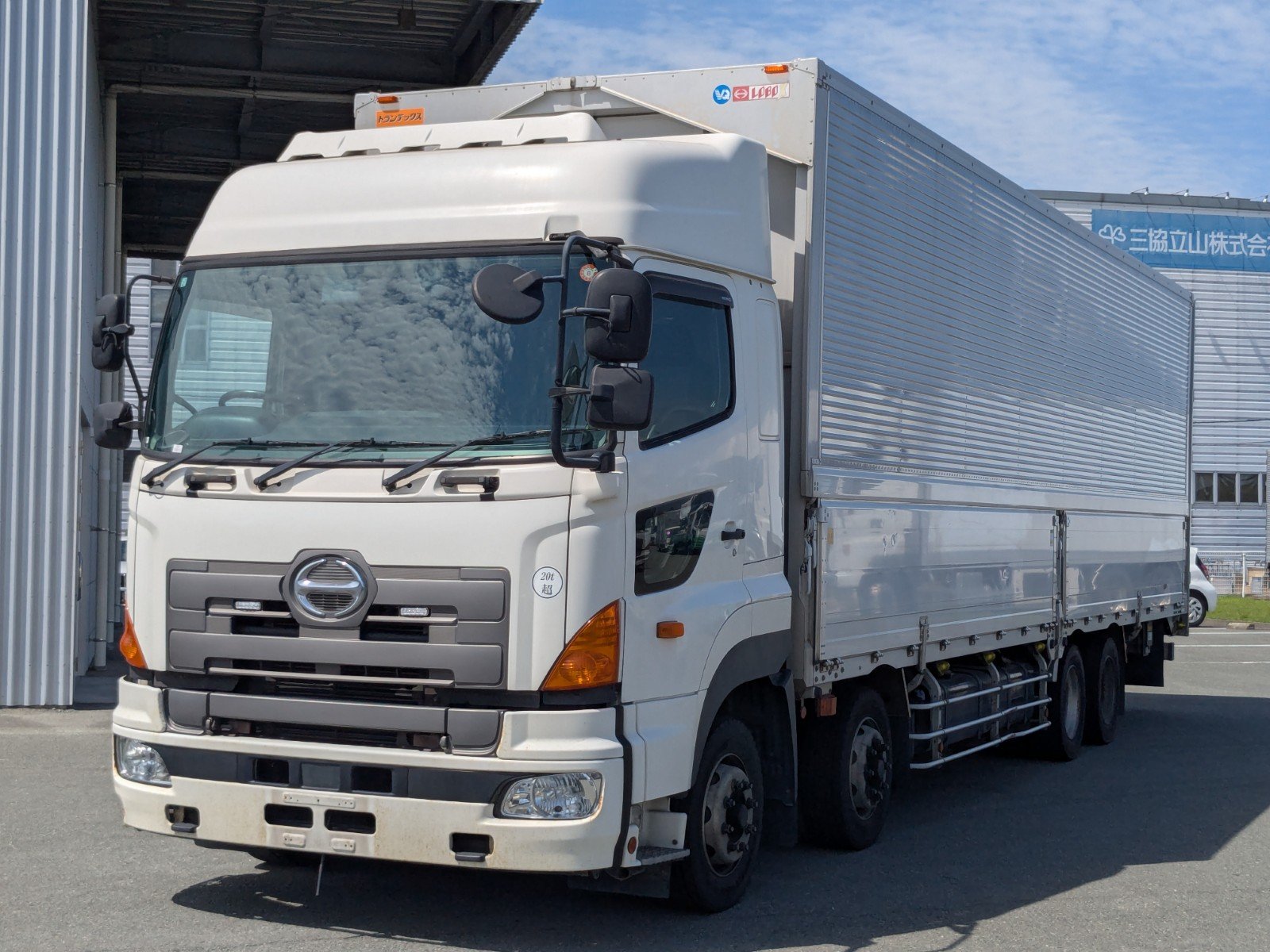 vehicle_image_20260612155012P0EZzlKQQ3.jpg