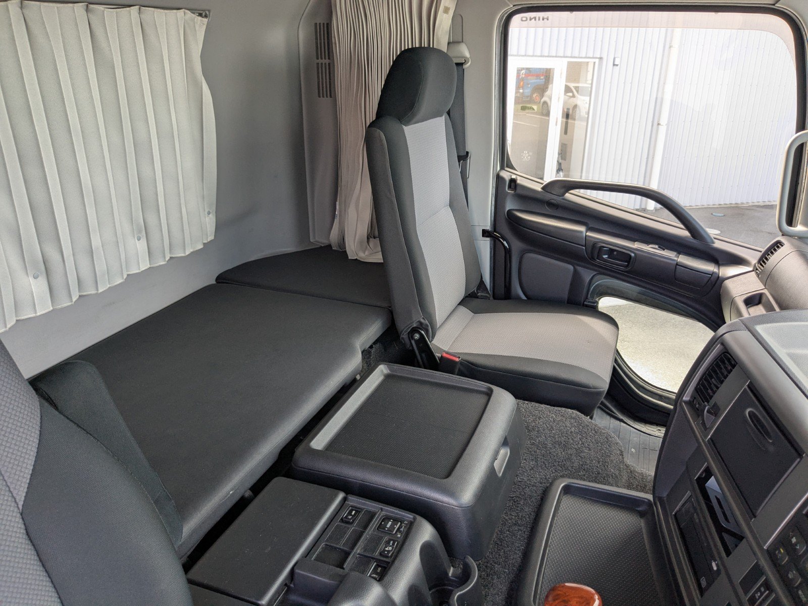 vehicle_image_20260612155012VqmnCEIVML.jpg