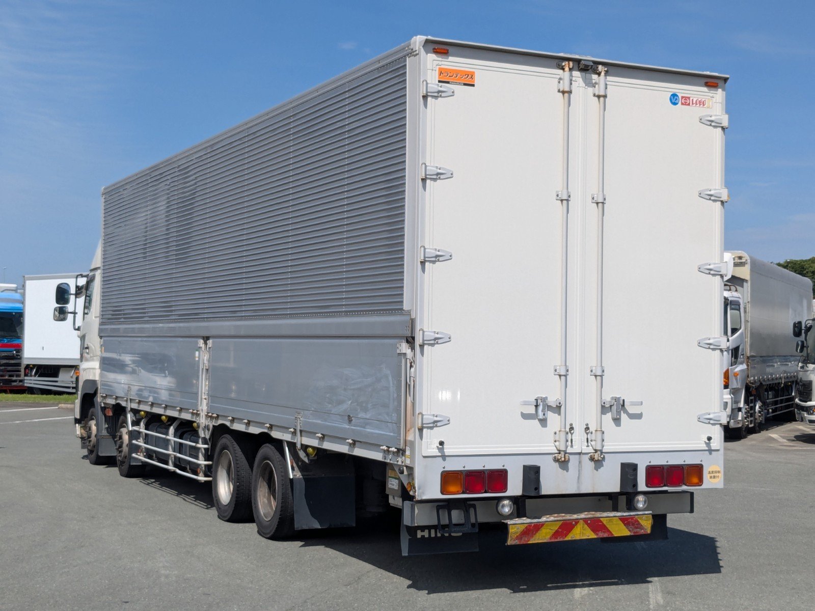 vehicle_image_20260612155012rjdw0QNRa0.jpg