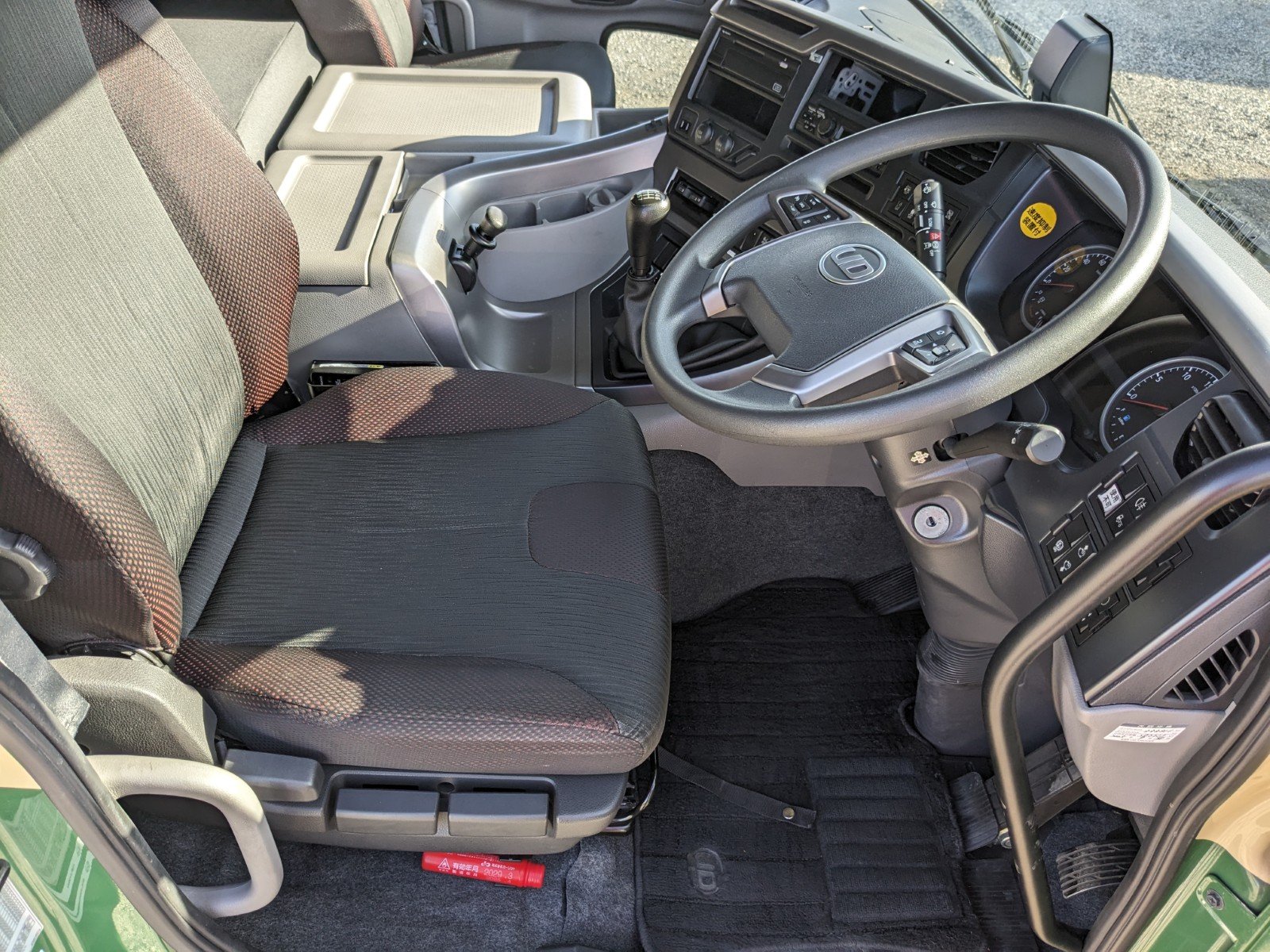 vehicle_image_20260403165959Kf6HZjEAaE.jpg