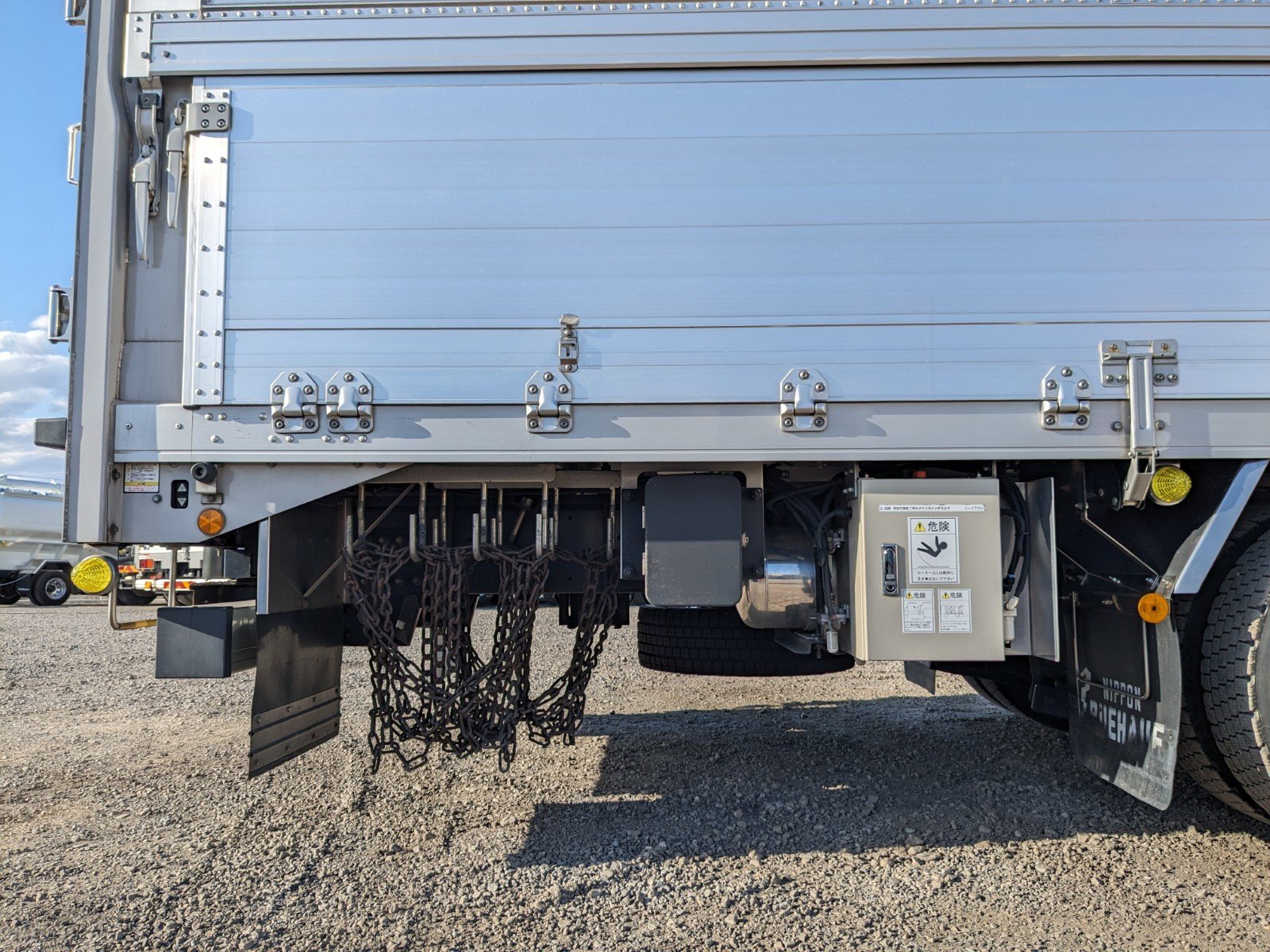 vehicle_image_20260403165959SIHUCsFzC6.jpg