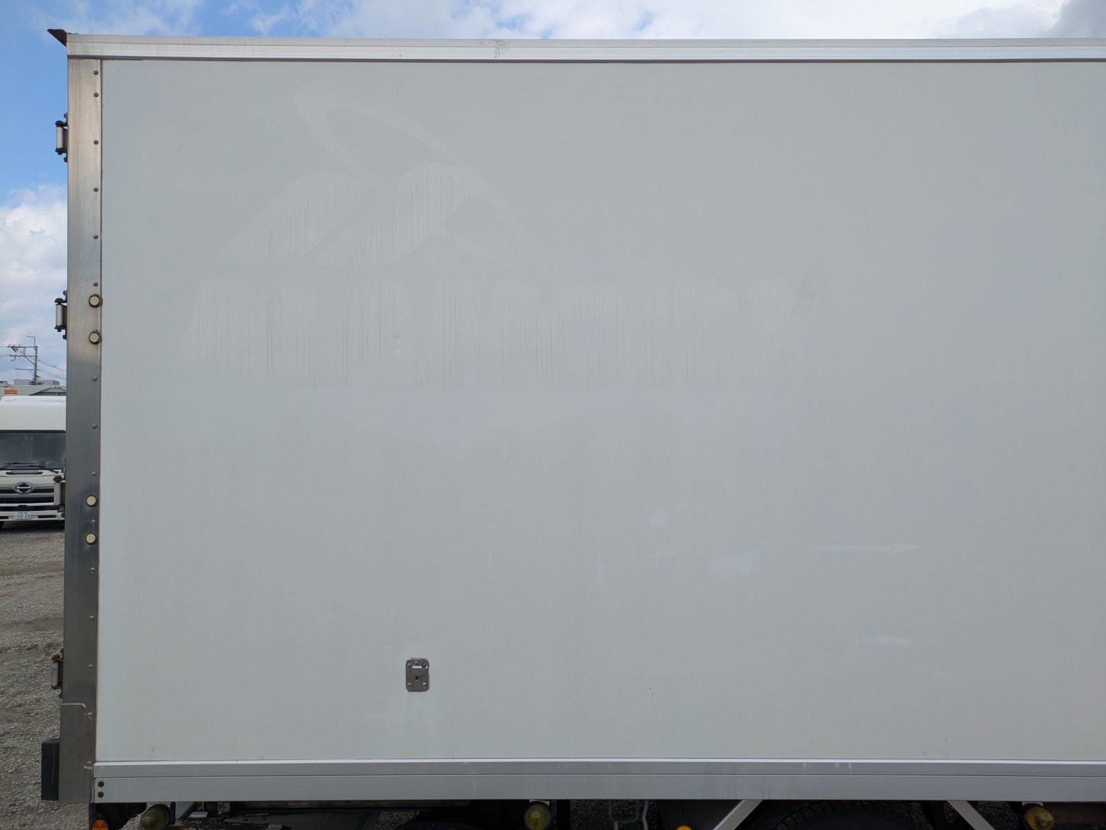 vehicle_image_20260323184043RVxwBEiRui.jpg
