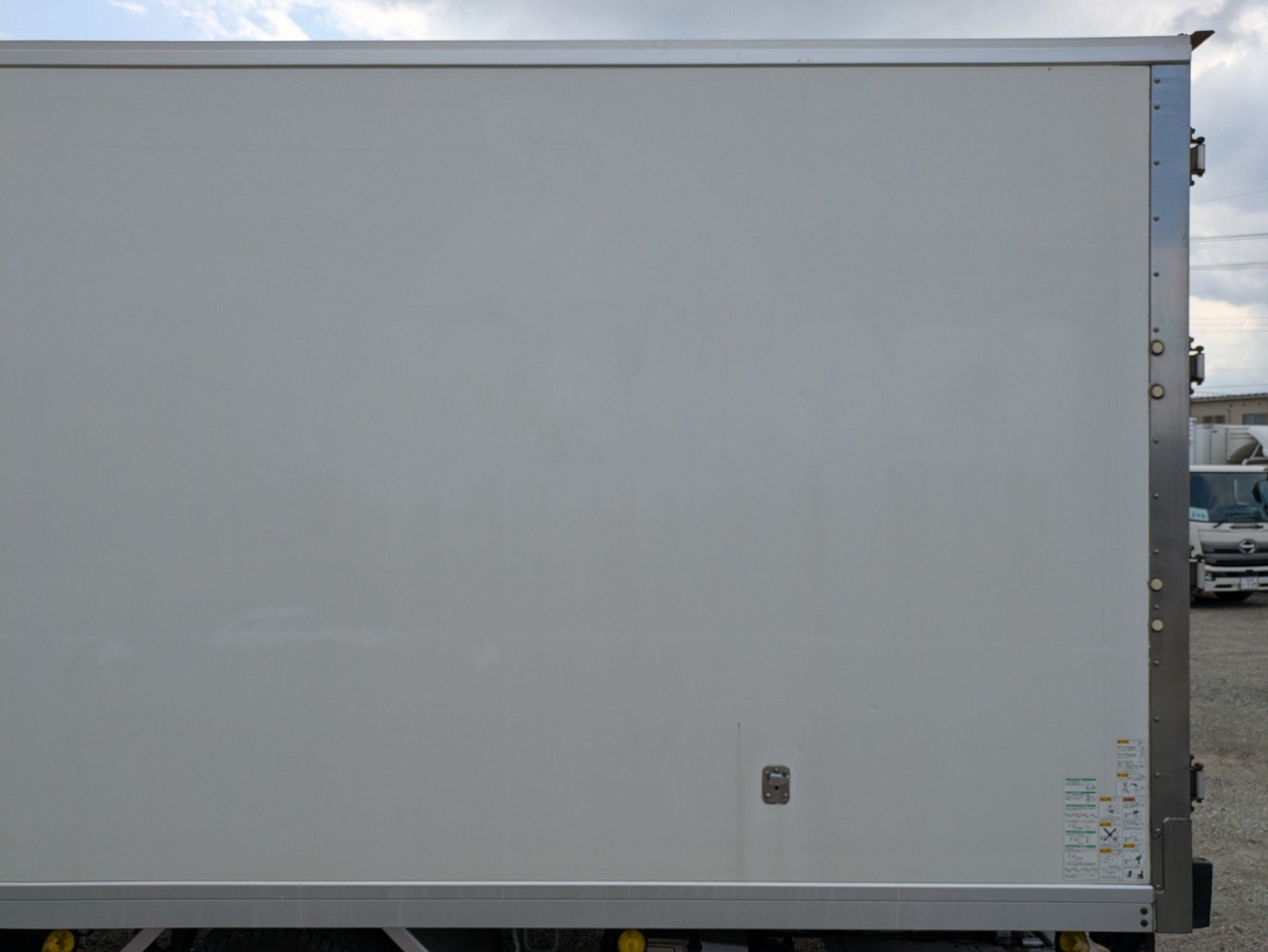 vehicle_image_20260323184043TUF4nVlaMN.jpg