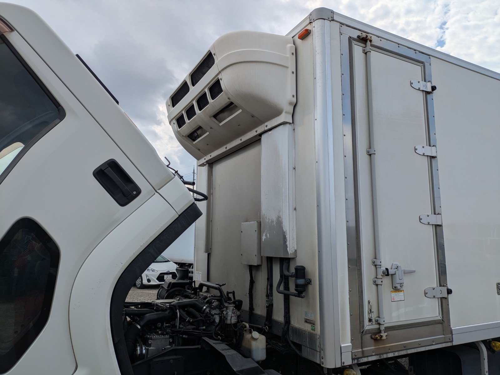 vehicle_image_20260323184043ZxMcAf1SqO.jpg