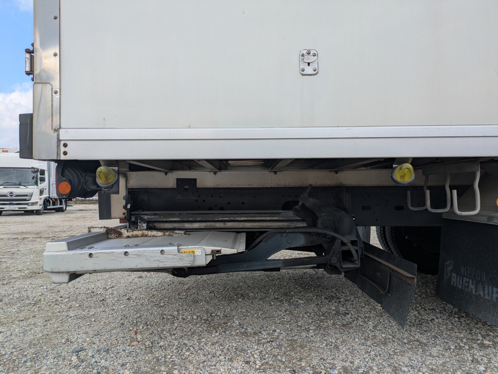 vehicle_image_20260323184043e1pF1FxCOB.jpg