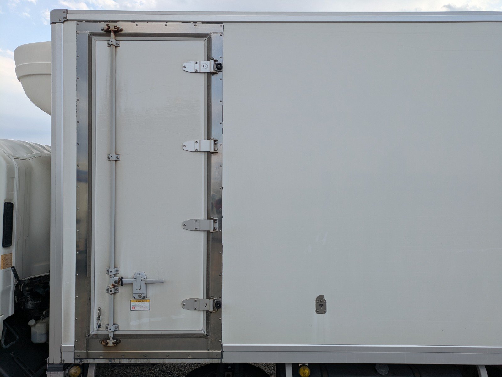 vehicle_image_20260323184043ntJkTHDHMn.jpg