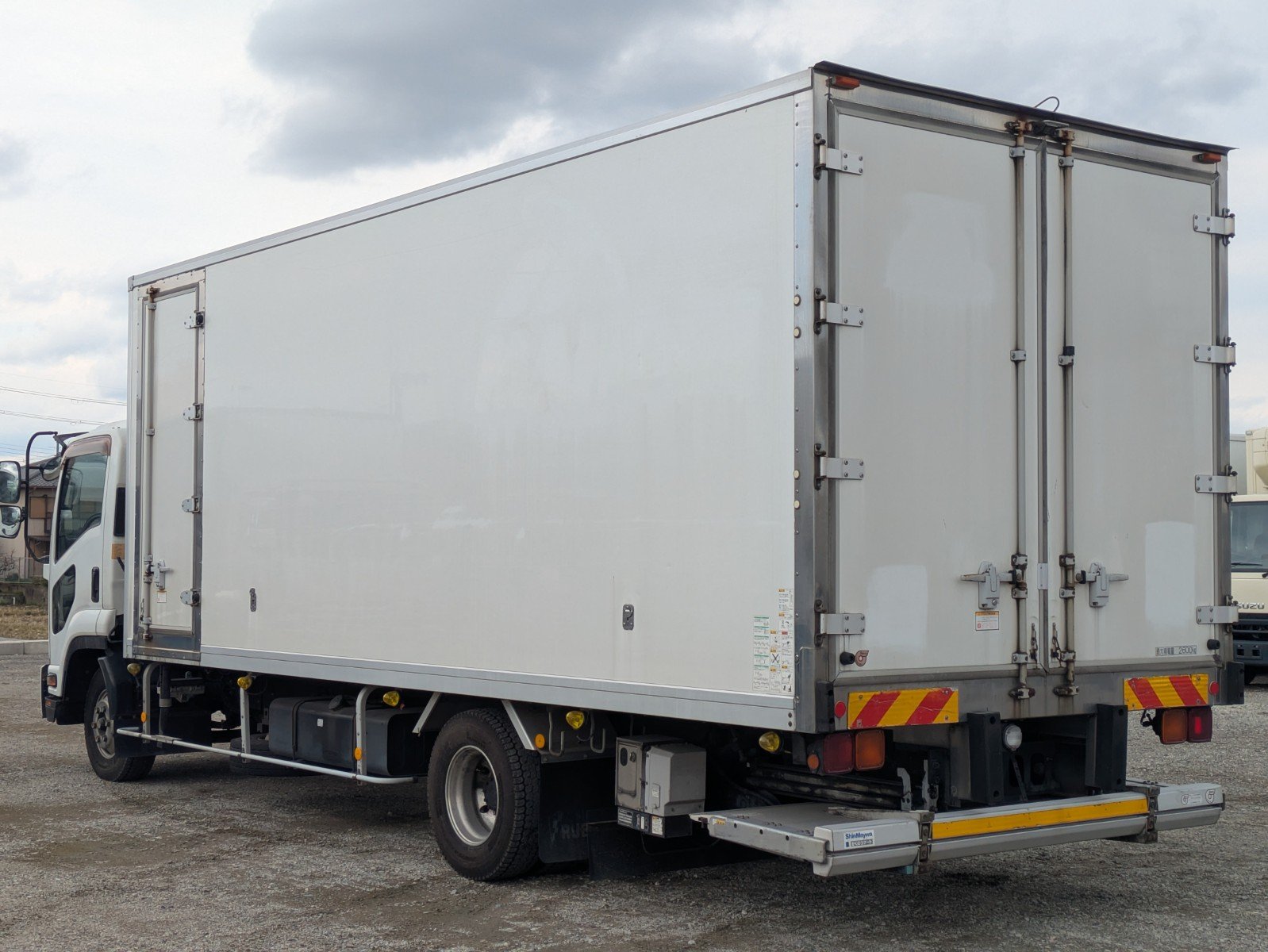 vehicle_image_20260323184043scOqAr0WFB.jpg