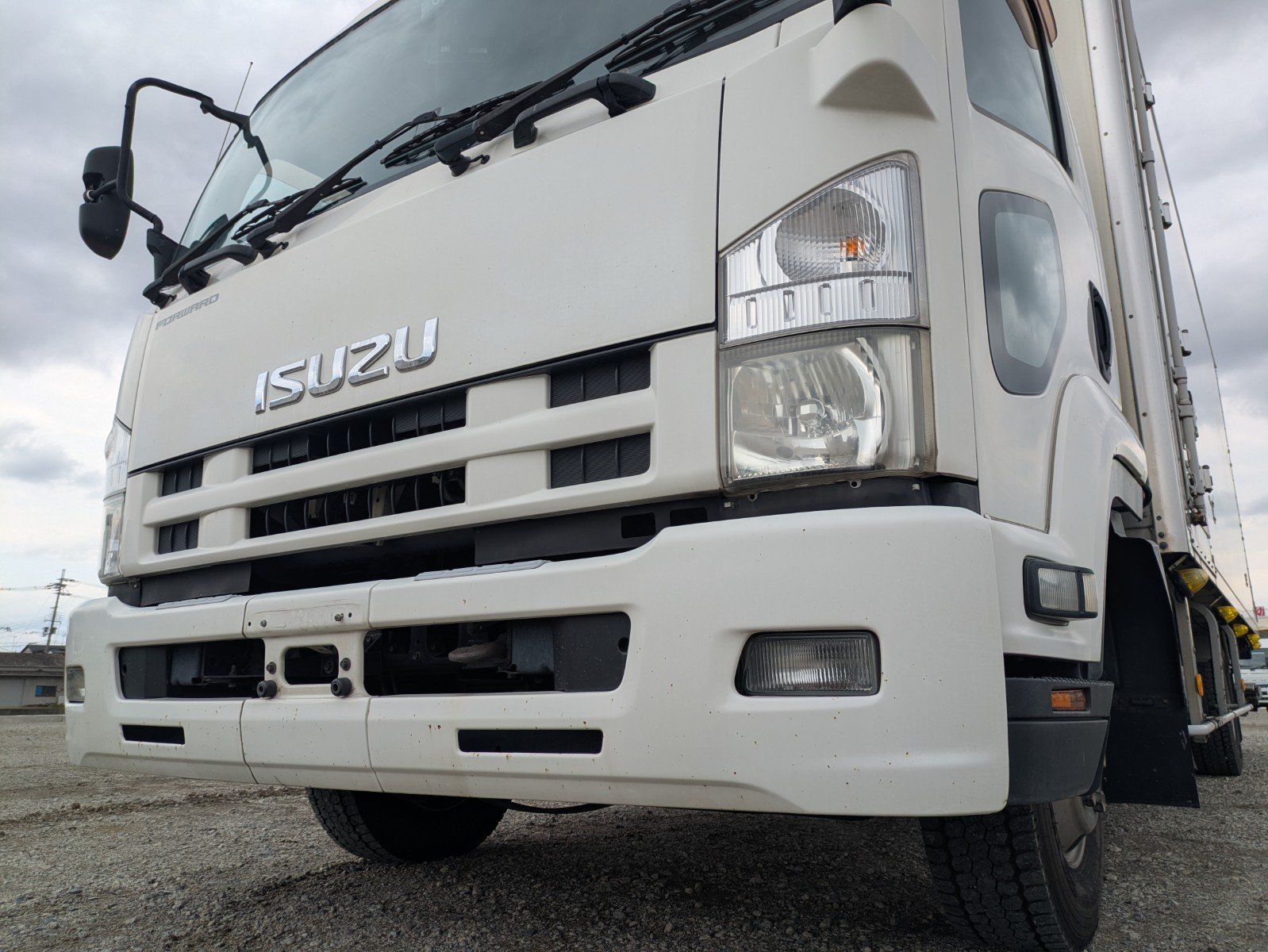 vehicle_image_20260323184043xyhKKjkZQz.jpg