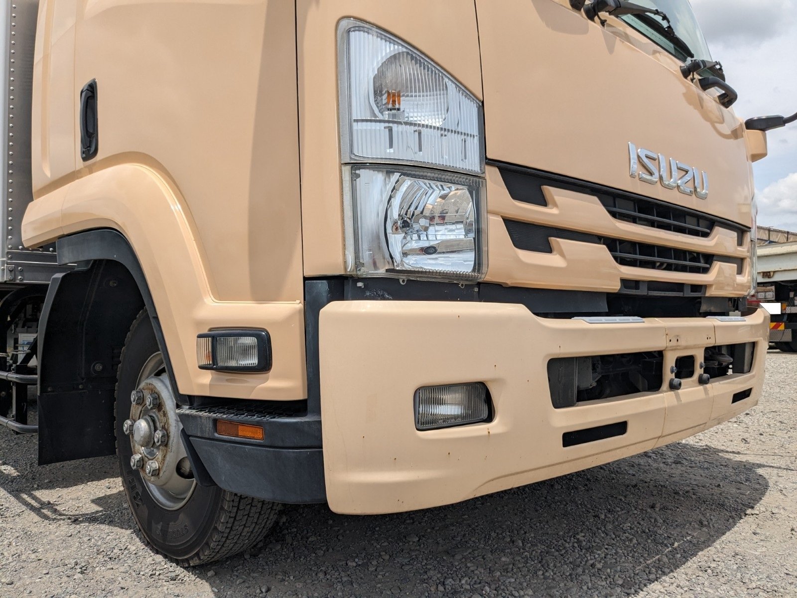vehicle_image_20260527110801TeQvGAmFdy.jpg
