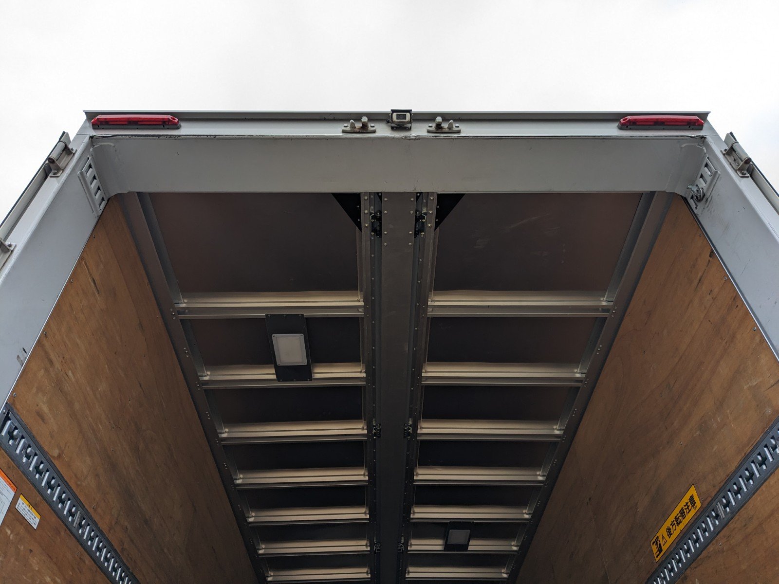 vehicle_image_202603180945090dDnEhyF15.jpg