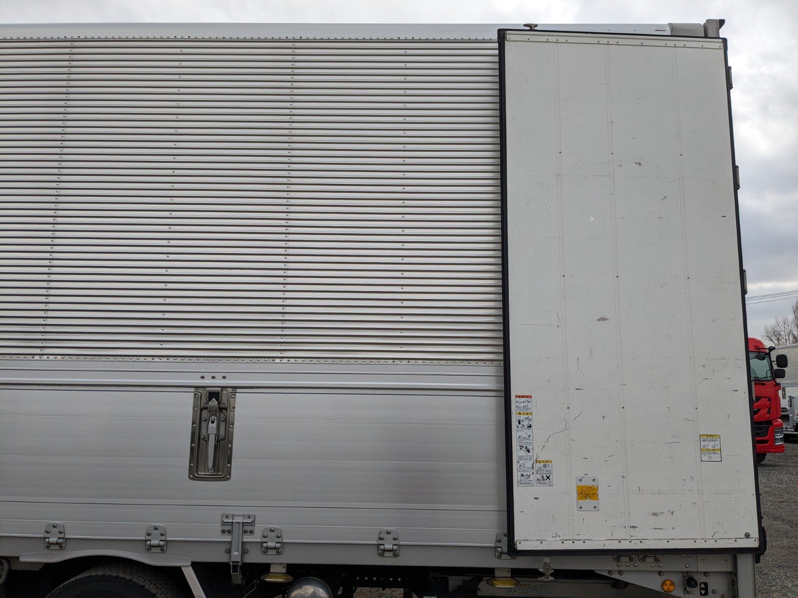 vehicle_image_20260318094509ZjUFJMg7aZ.jpg
