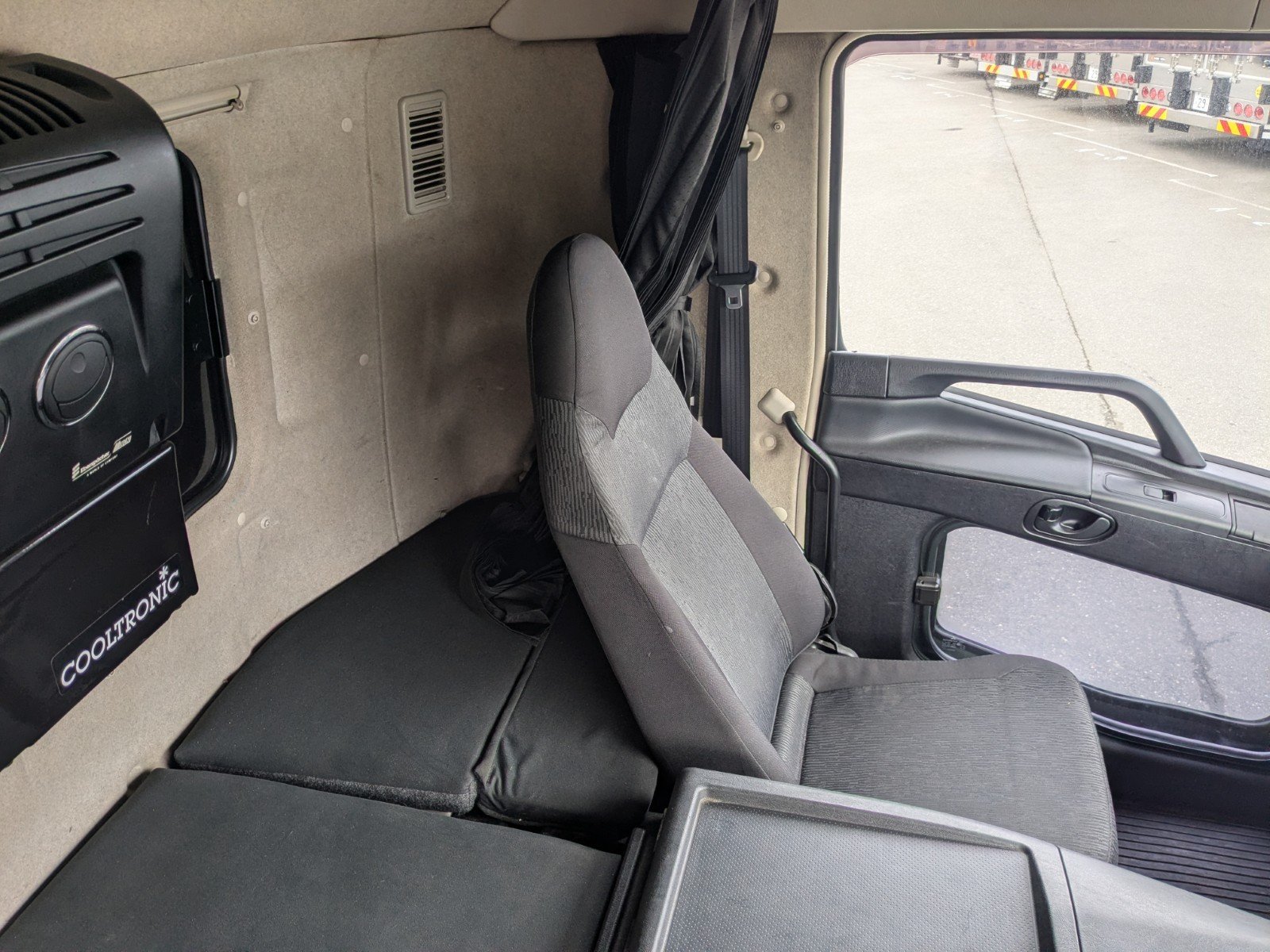 vehicle_image_2026030516554176ZtAtLoK0.jpg
