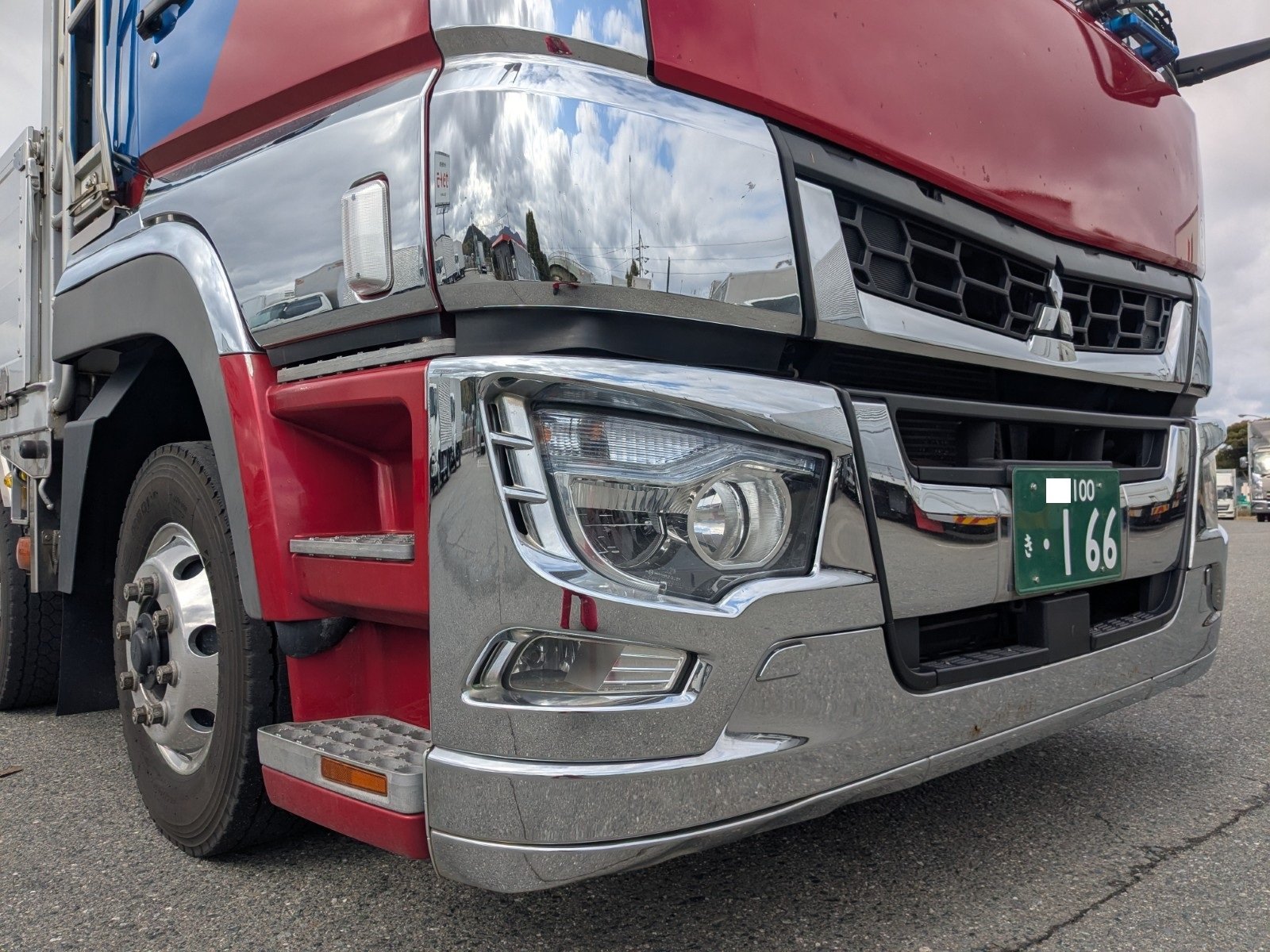 vehicle_image_20260305165541AkBH7VEUvQ.jpg