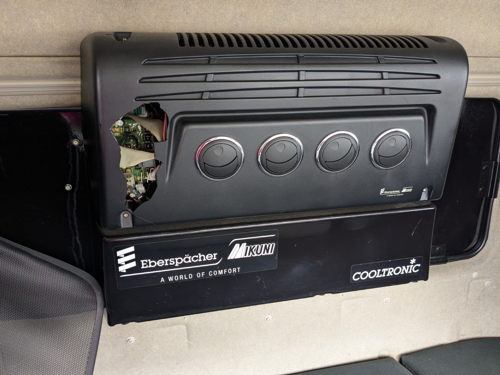 vehicle_image_20260305165541KU74M4Mg6u.jpg