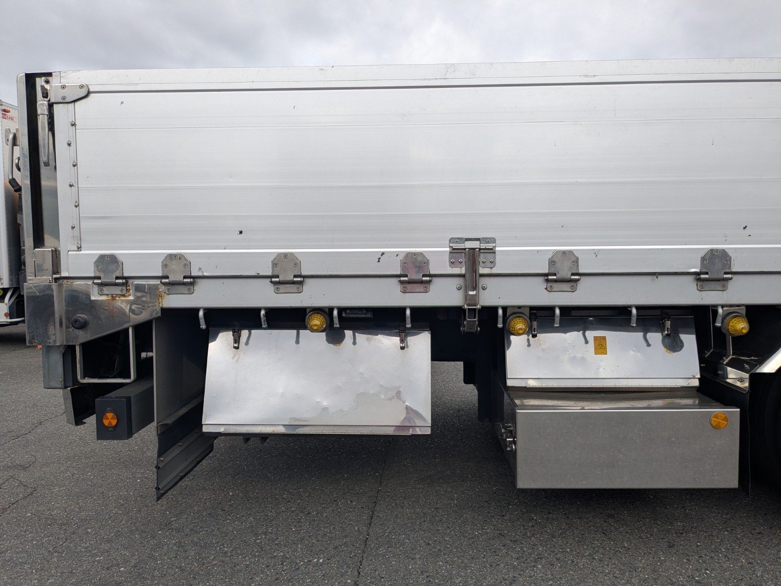 vehicle_image_20260305165541NJ0CRppwZD.jpg