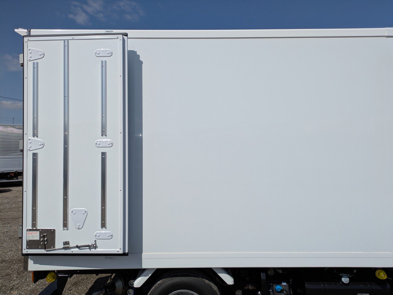 vehicle_image_20260306140155X9EAHZPyxS.jpg