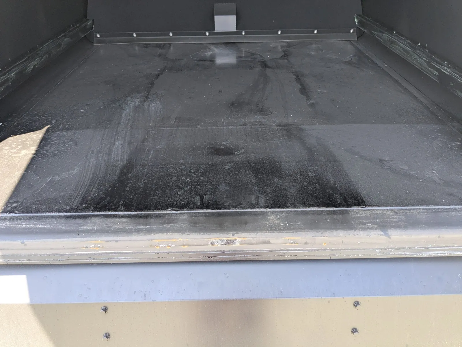 vehicle_image_20260630105750tzMxMFFvuv.webp