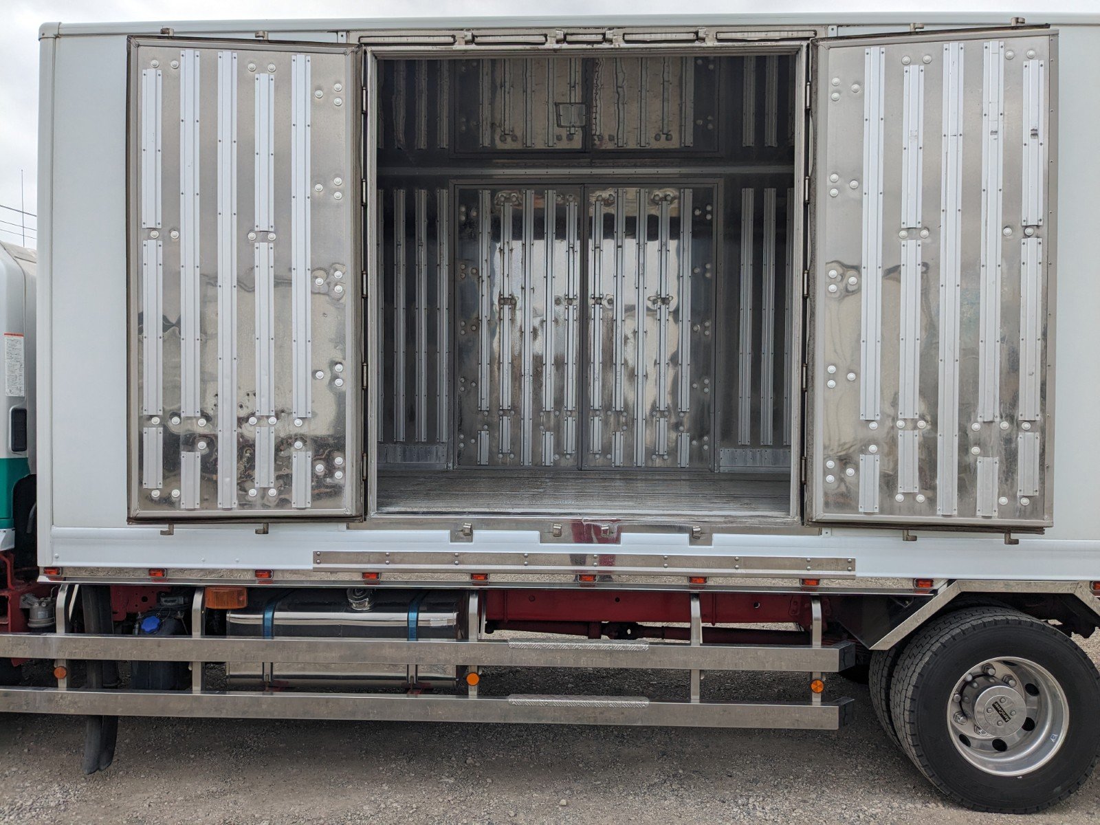 vehicle_image_20260304095528H6l77Gsz0k.jpg
