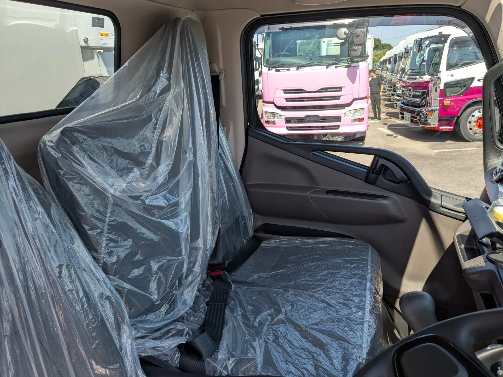 vehicle_image_20260723115901iD1bhqhOJ4.webp
