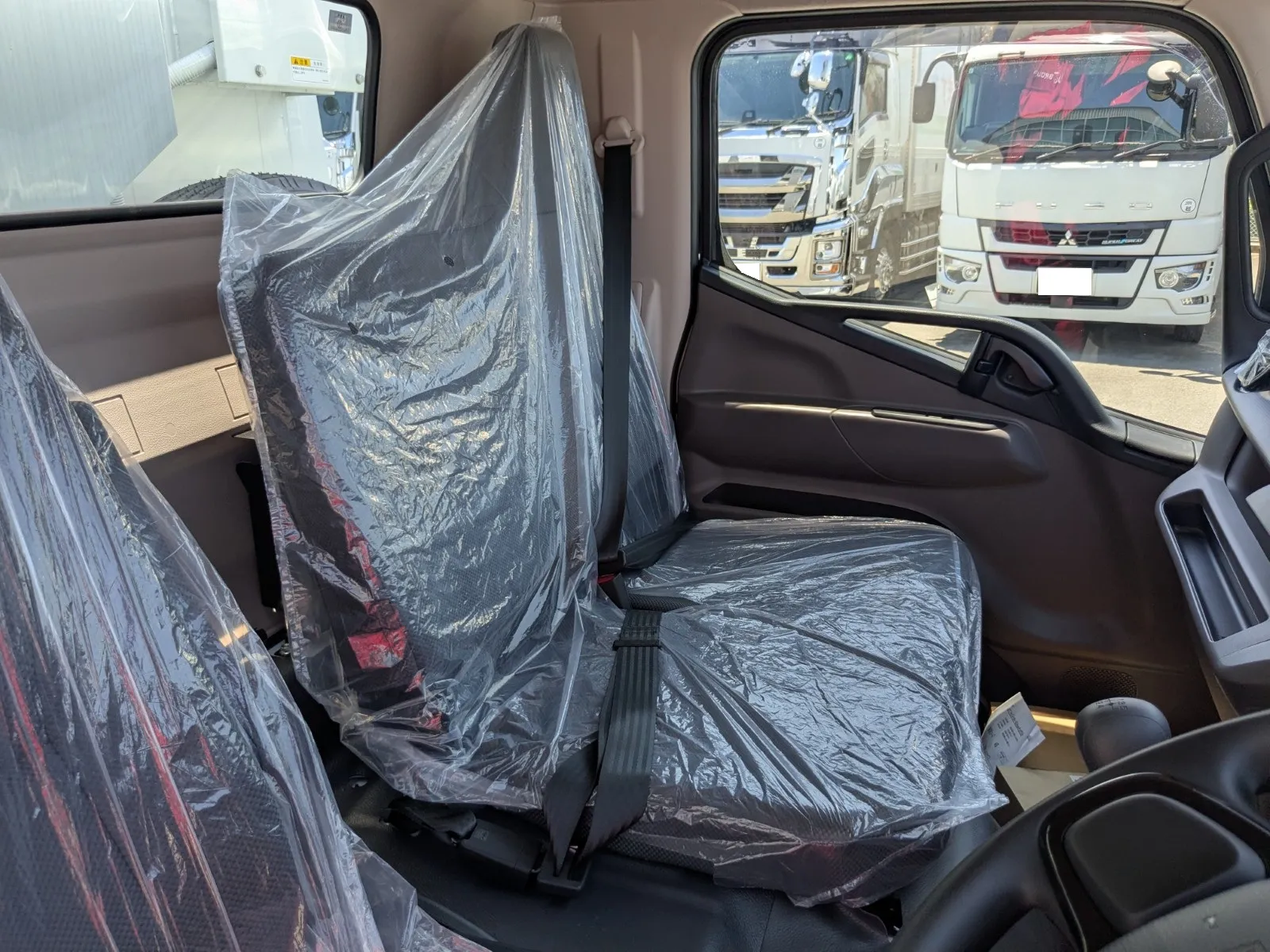 vehicle_image_20260630104849mZKvAeIfeR.webp