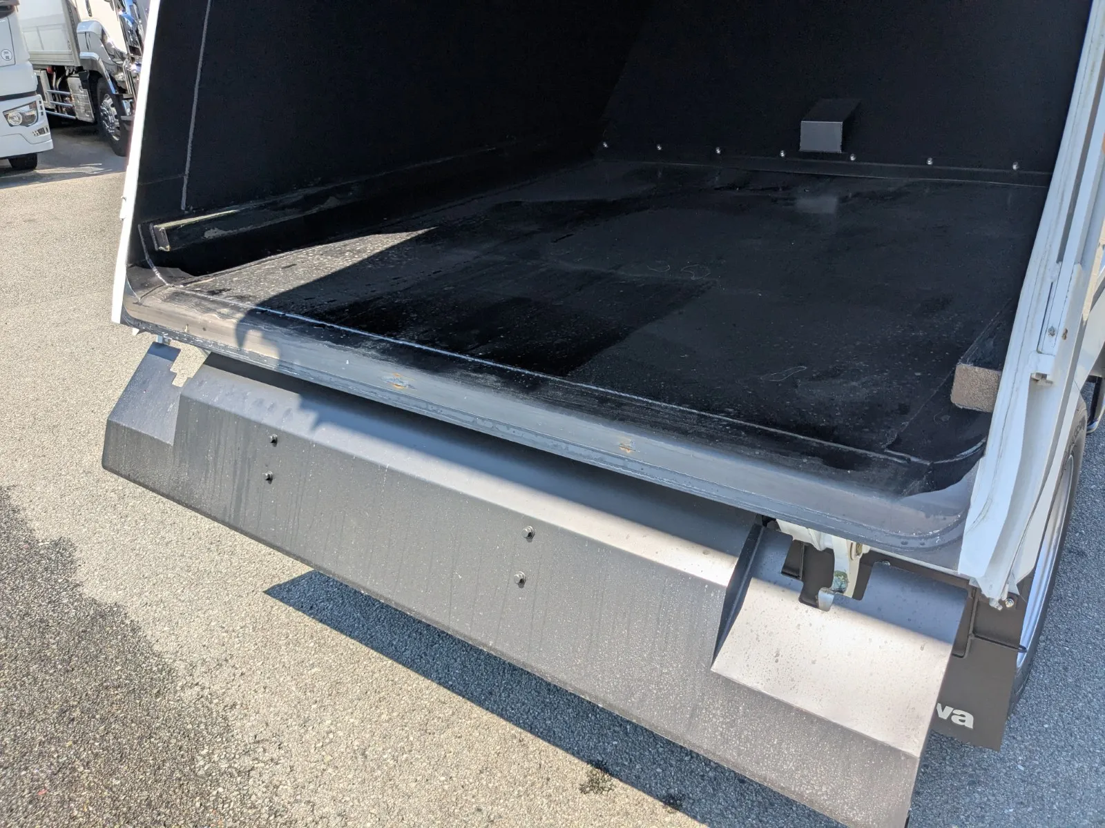 vehicle_image_20260630113205ln6w4xHYAe.webp