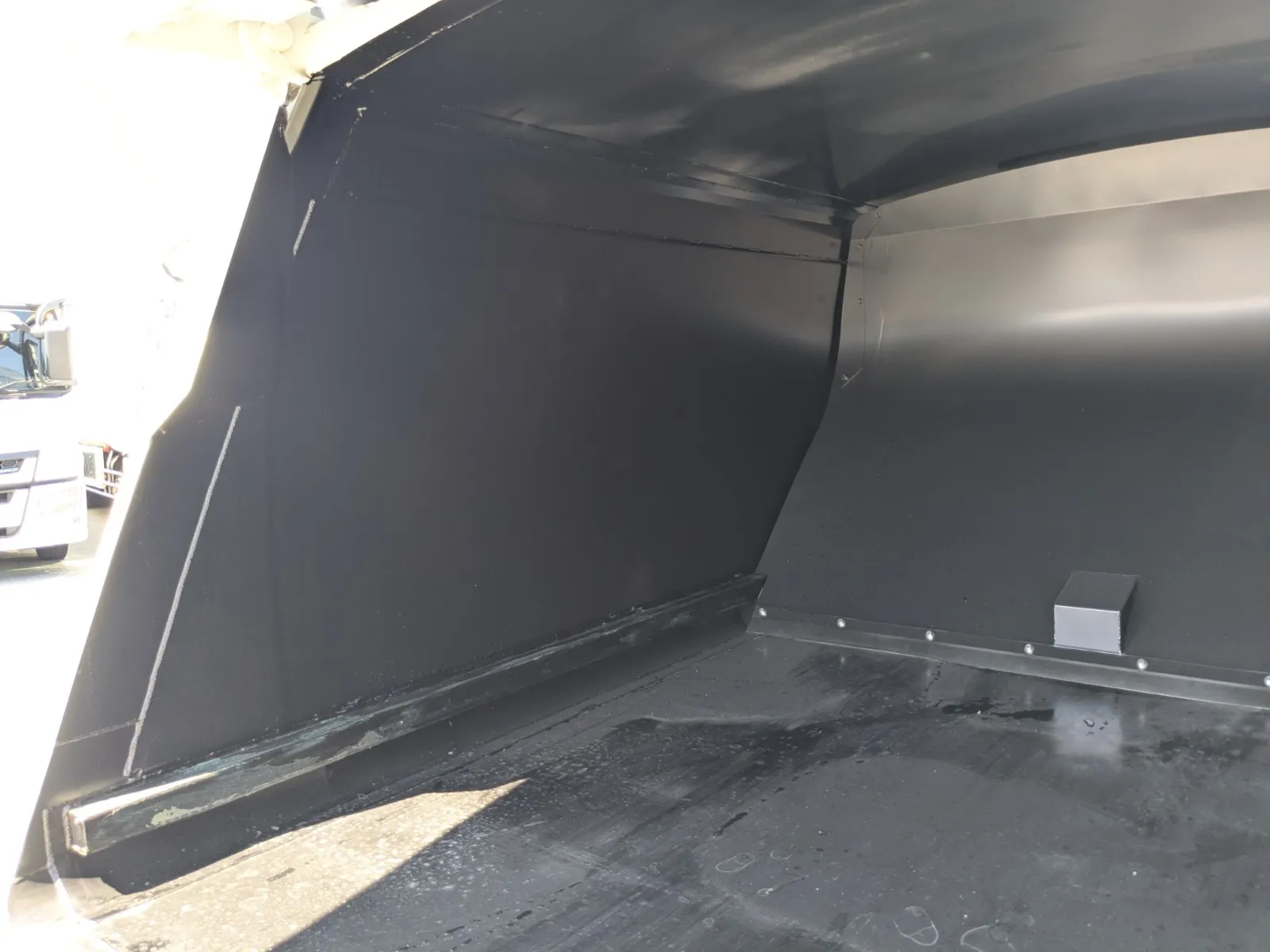 vehicle_image_20260630113207AoIEghws5C.webp