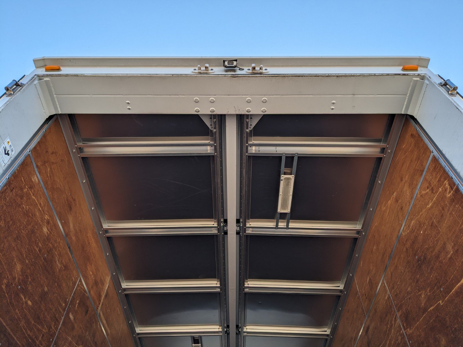 vehicle_image_20260415164329xPqC0gAxgu.jpg