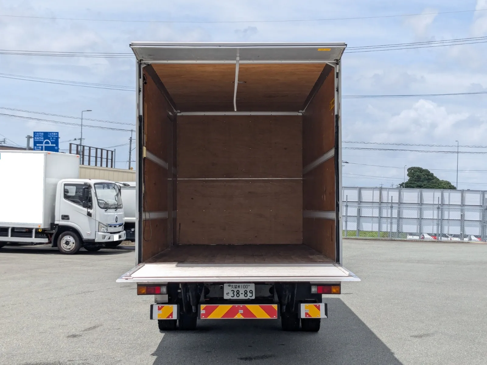 vehicle_image_20260708160036hhOlN1DCl6.webp
