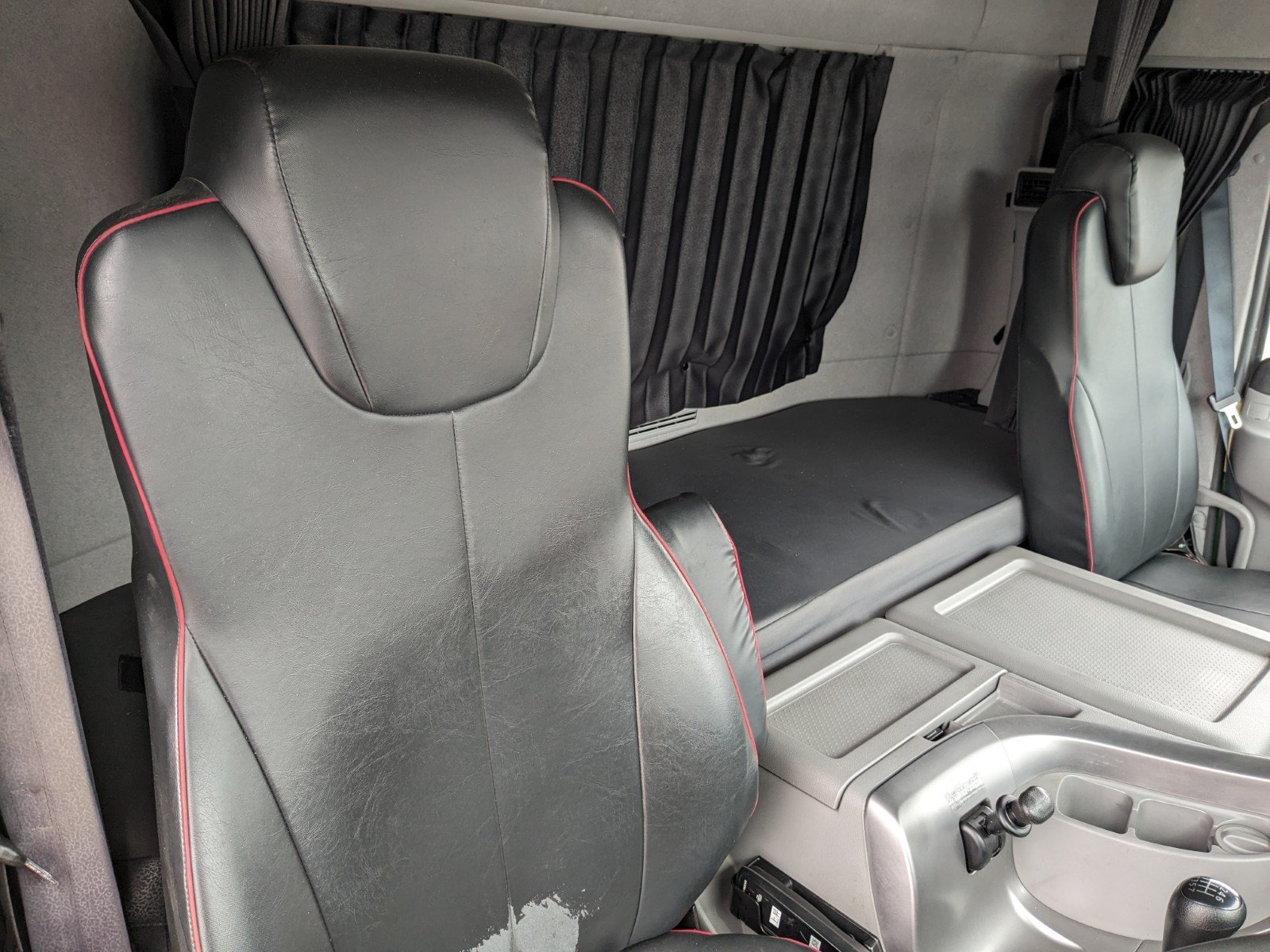 vehicle_image_20260403162436A8KlOMgCAj.jpg