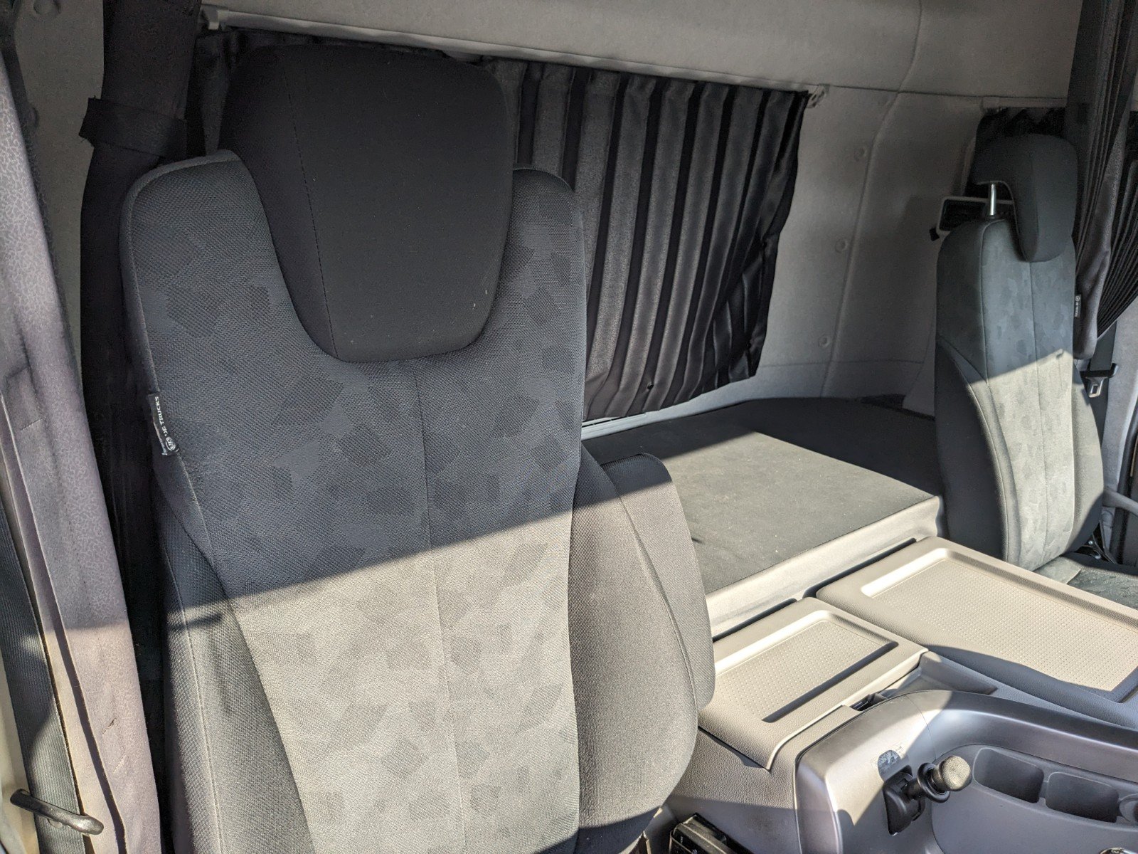 vehicle_image_20260403154124203pgLwaHU.jpg