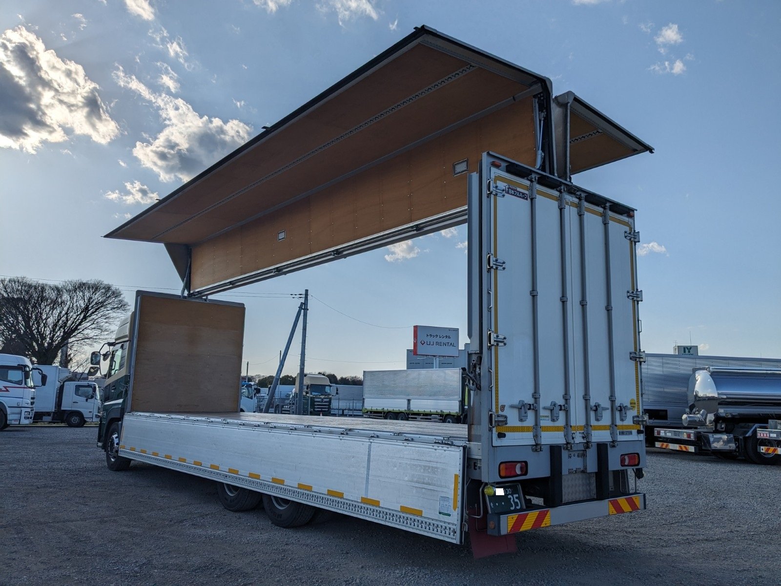 vehicle_image_20260403154124yHKmS8QYGf.jpg