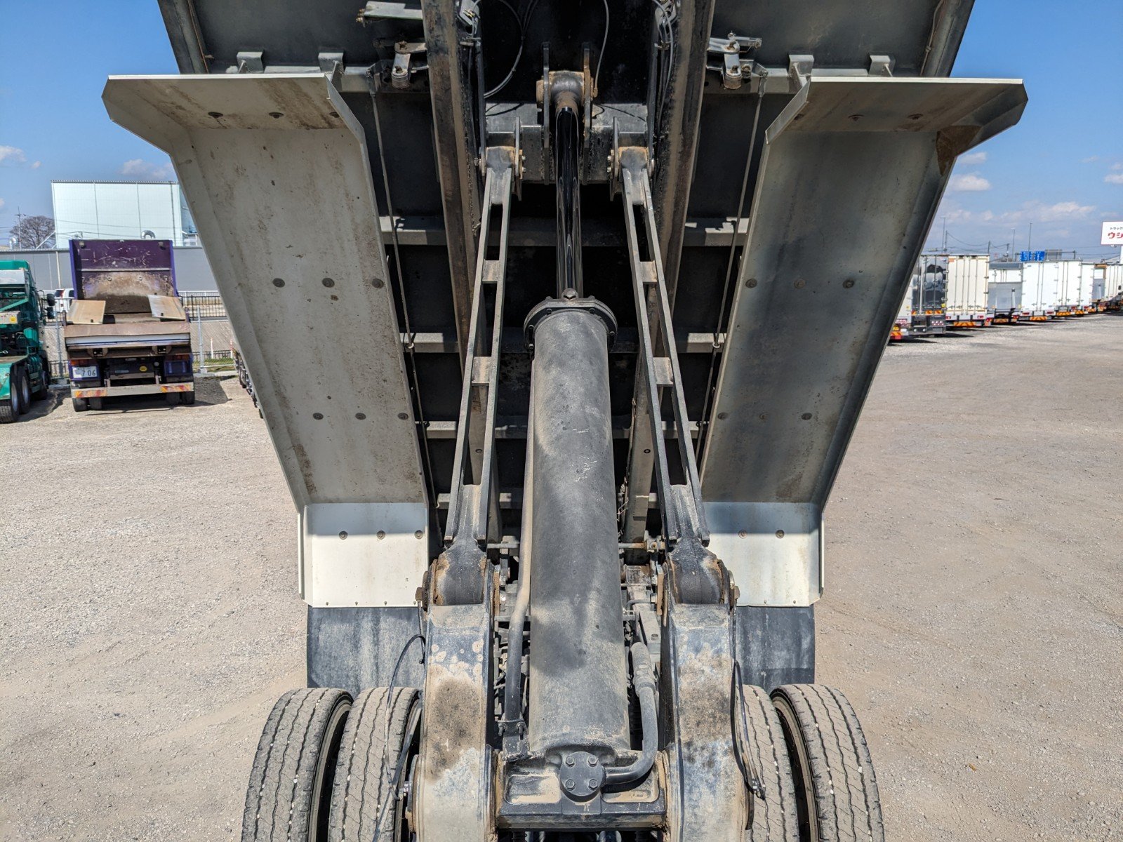 vehicle_image_20260410145949ctqe5gAfmX.jpg