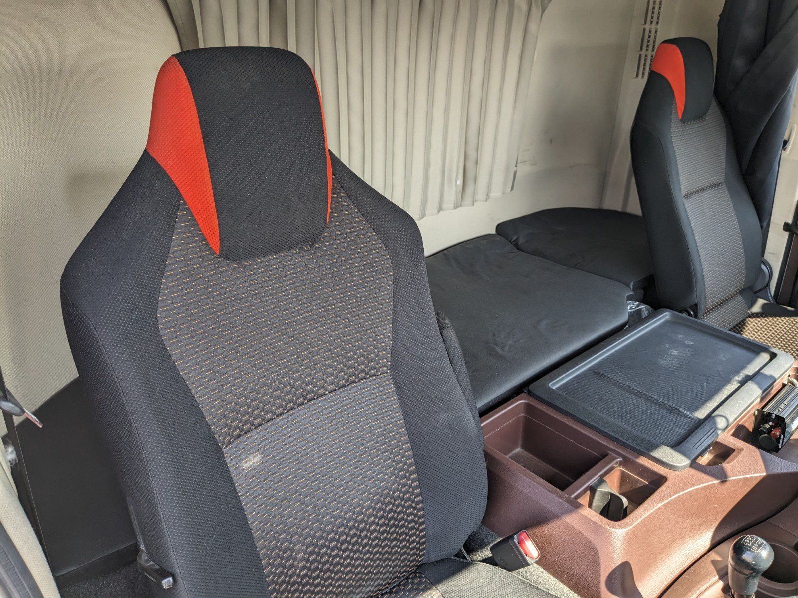 vehicle_image_20260410145949lsMtAmPZ4X.jpg