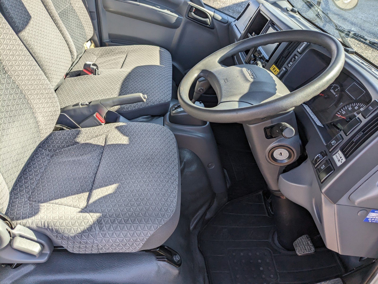 vehicle_image_20260316172358ZCMzP2Sz0x.jpg