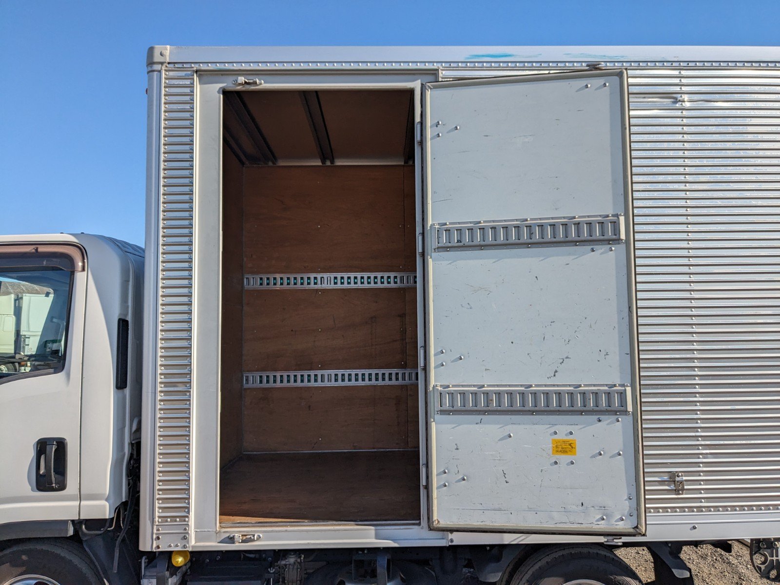vehicle_image_20260316172358vPY4vjpKqD.jpg
