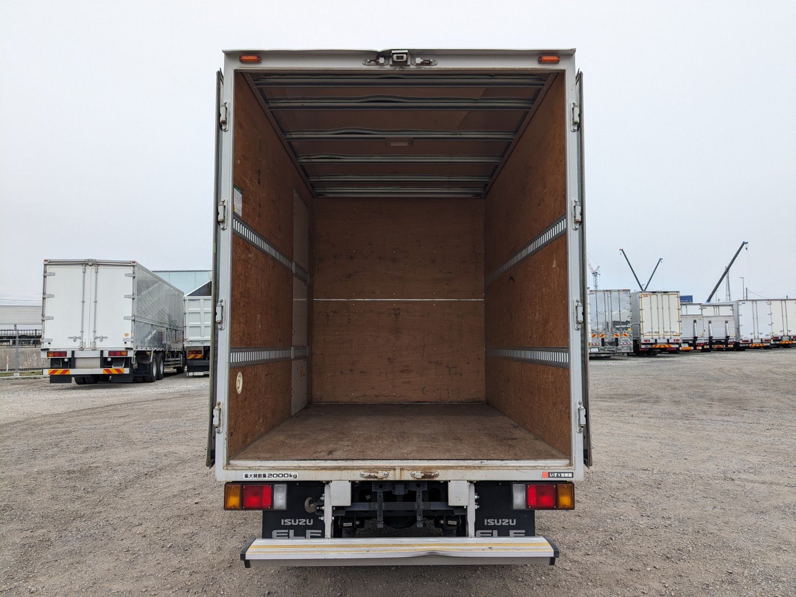 vehicle_image_202603161632398edj8SlBnN.jpg