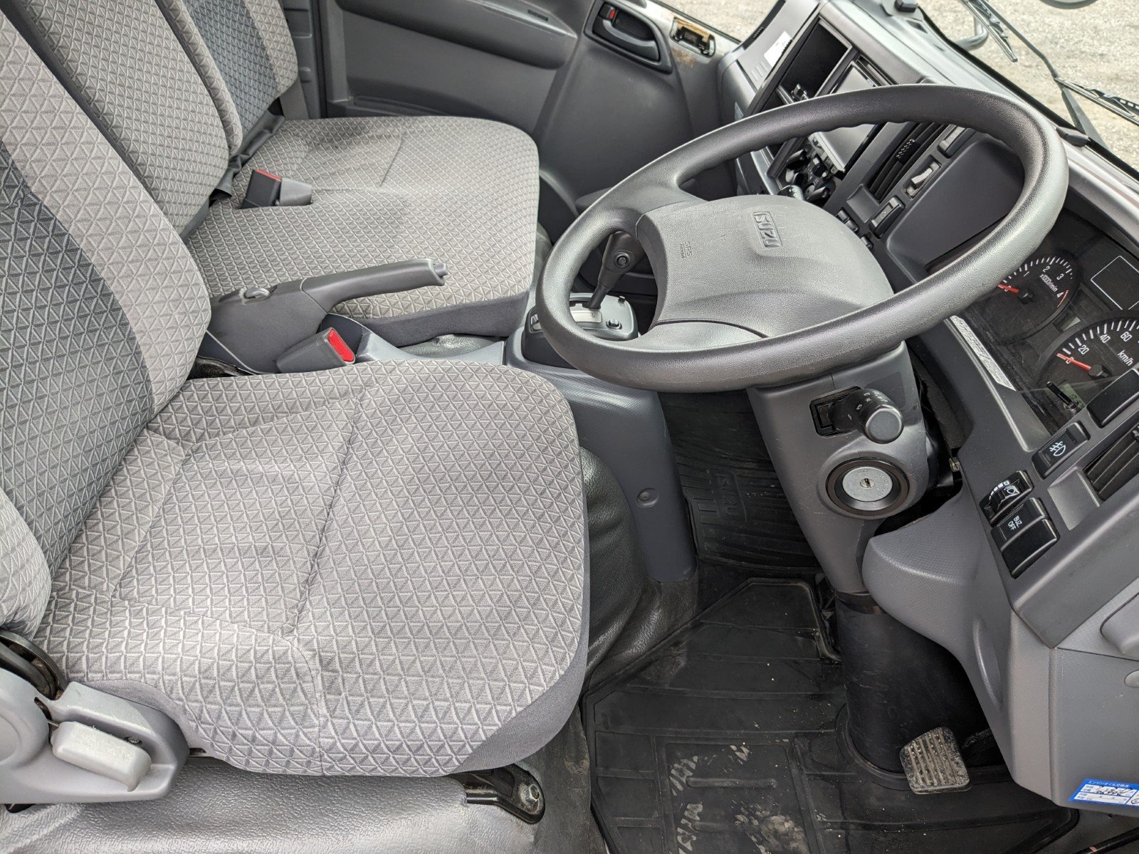 vehicle_image_20260316163239yDleqCqZrF.jpg