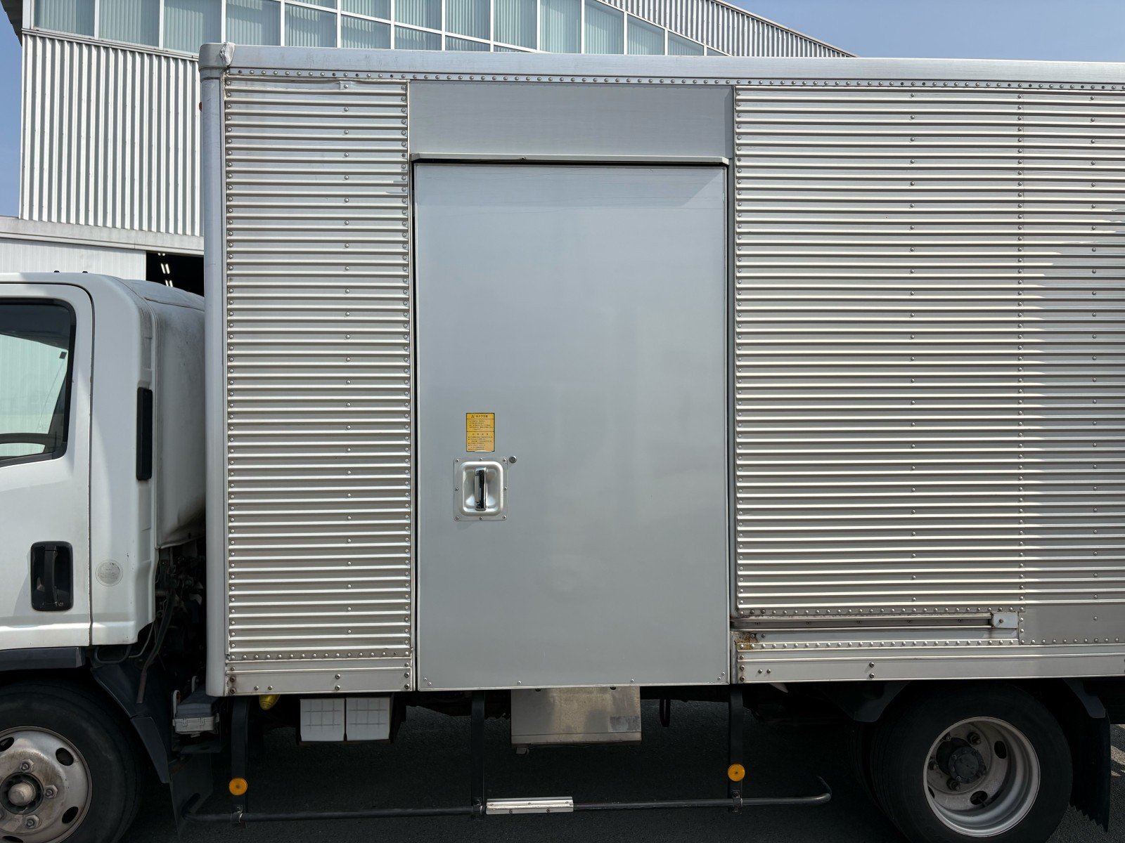 vehicle_image_20260330185627R4zN4AGiHl.jpg