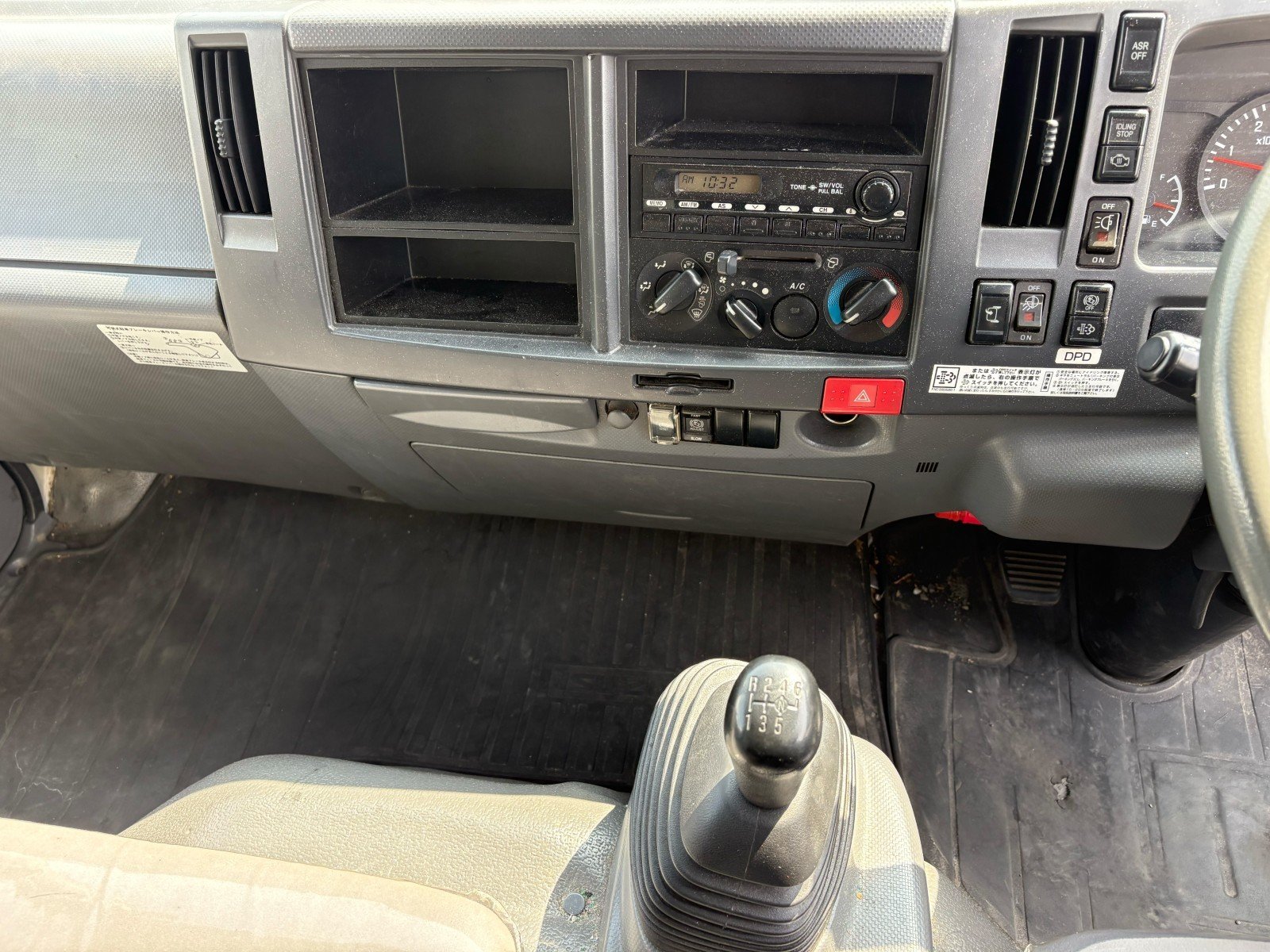 vehicle_image_20260330185627YS3o337D1V.jpg