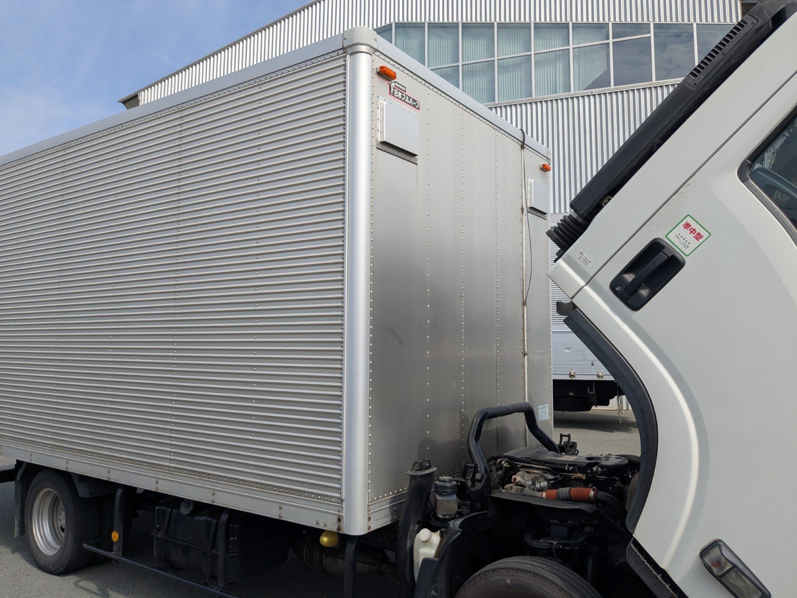 vehicle_image_20260326195137RI0q9uzMly.jpg