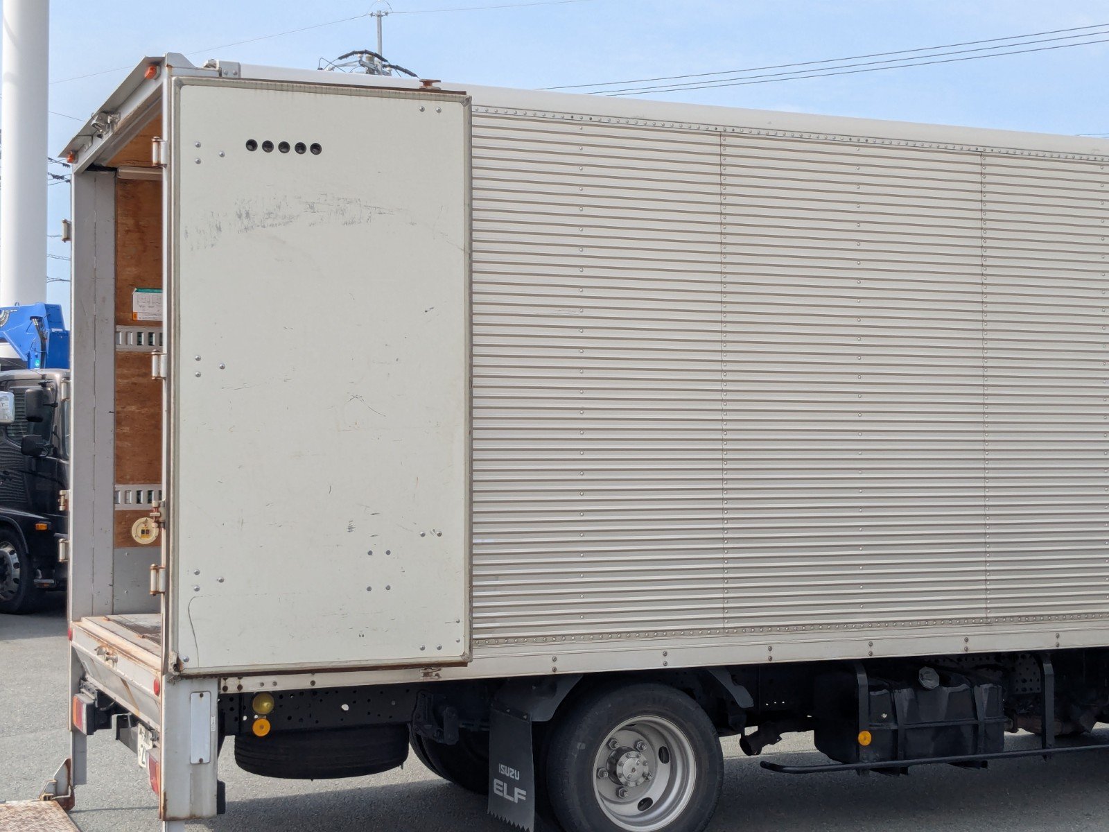 vehicle_image_20260326195137h8dzlqzLRT.jpg